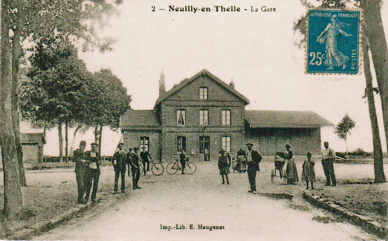 Photo showing: Carte postale ancienne éditée par Imp.-Lib. E. Maugenet NEUILLY-EN-THELLE - La Gare