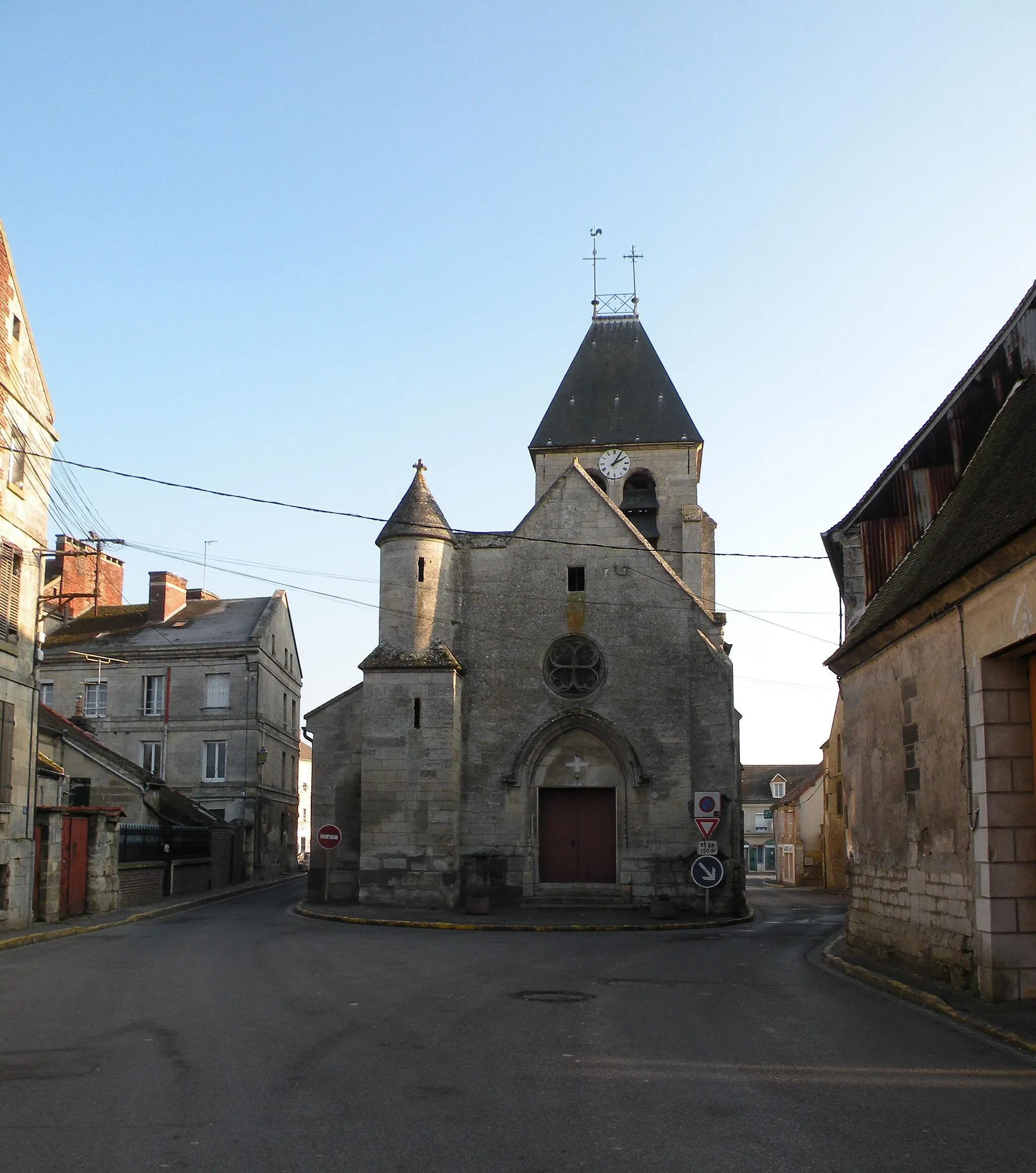 Photo showing: église de la commune de Neuilly-en-Thelle, oise france