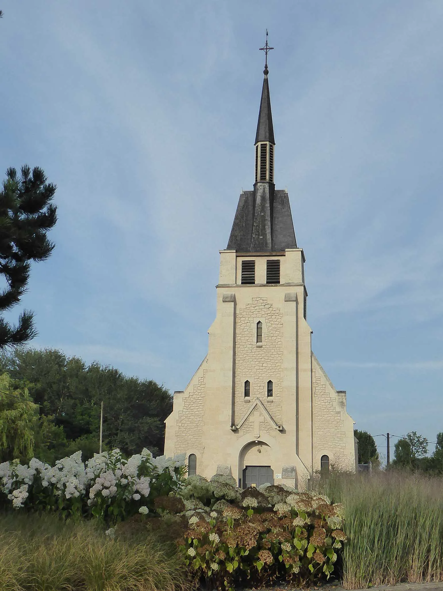 Photo showing: Église Saint-Martin de Pinon?'"`UNIQ--ref-000002C8-QINU`"'?