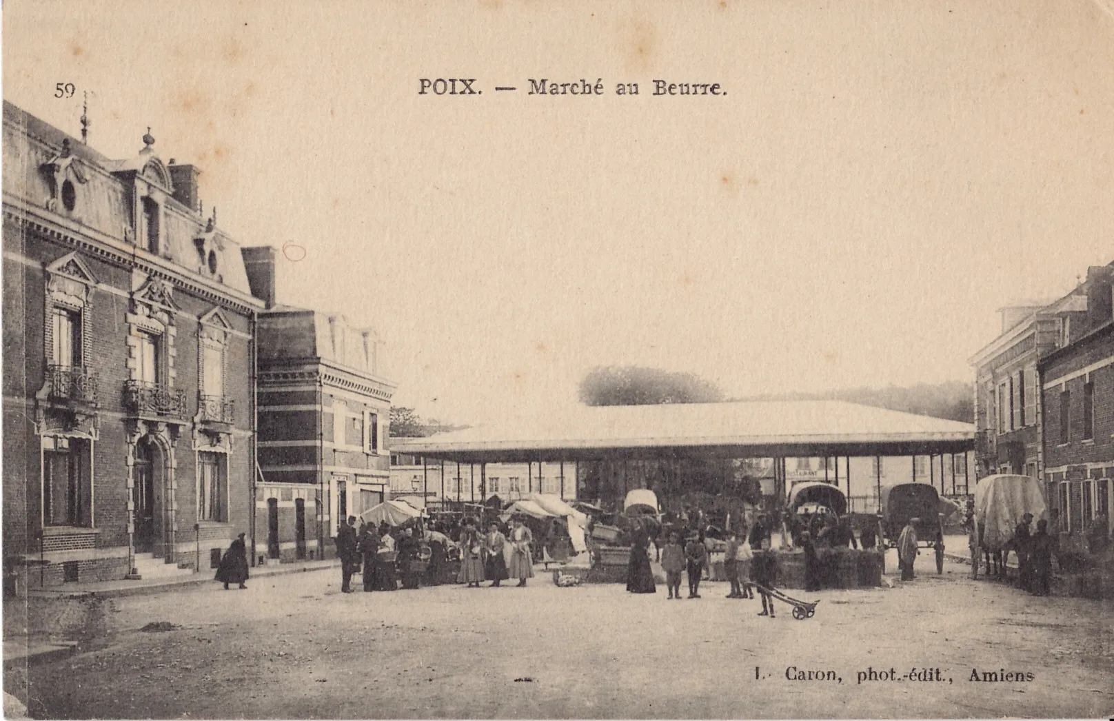 Photo showing: Carte postale ancienne éditée par L. Carin à Amiens  : POIX - Marché au Beurre