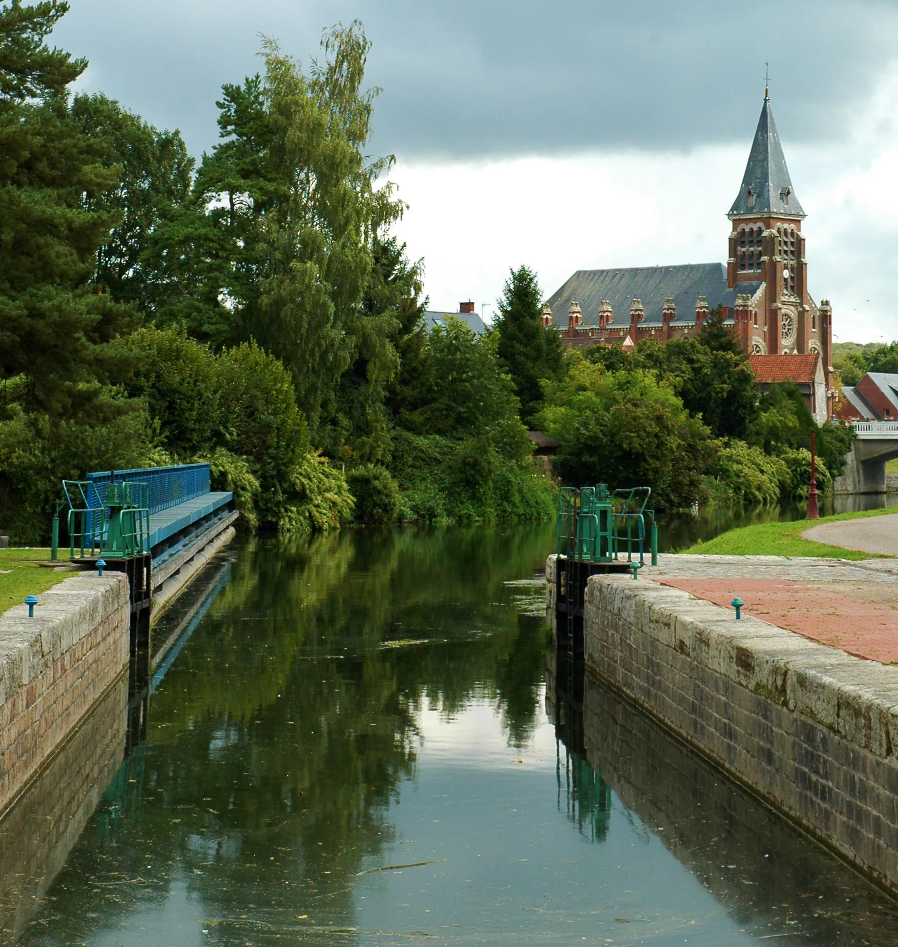 Photo showing: Pont-Rémy (Somme, France).

L'église.