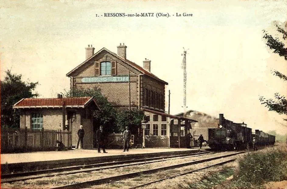 Photo showing: Train entrant en gare.