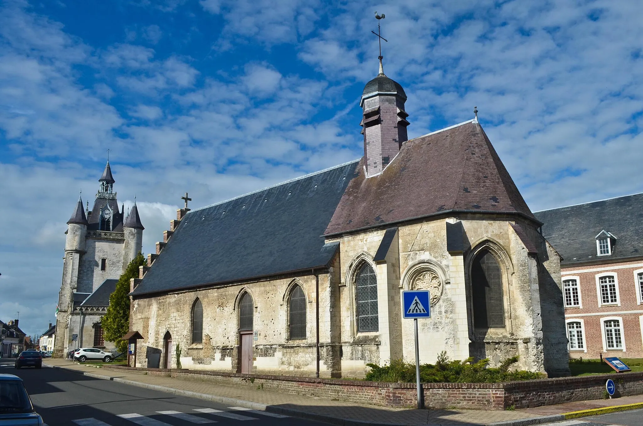 Photo showing: Beffroi et chapelle de l'Hospice de Rue, Somme, France