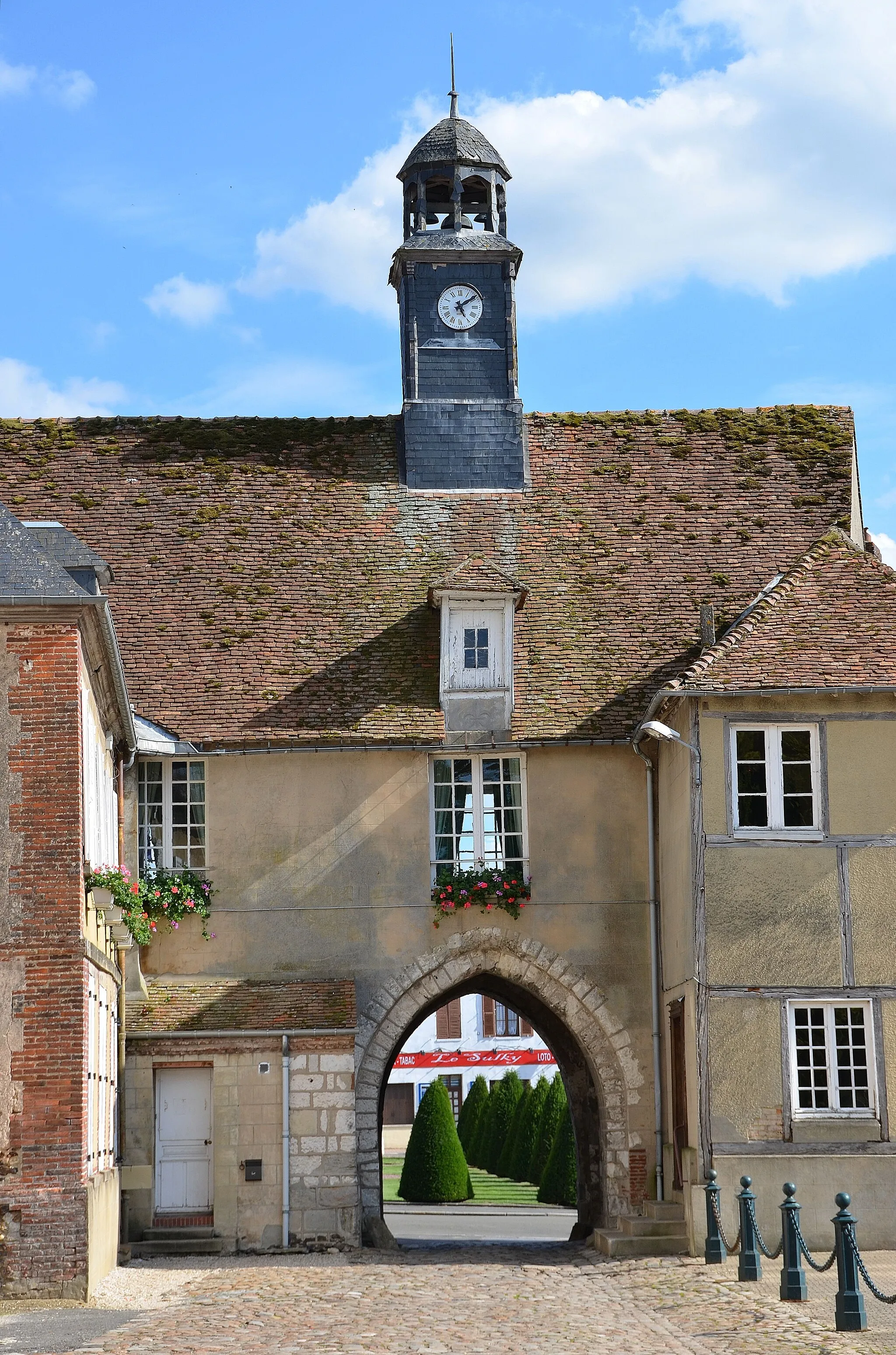 Photo showing: Abbaye Saint-Germer-de-Fly (Oise) - Porterie