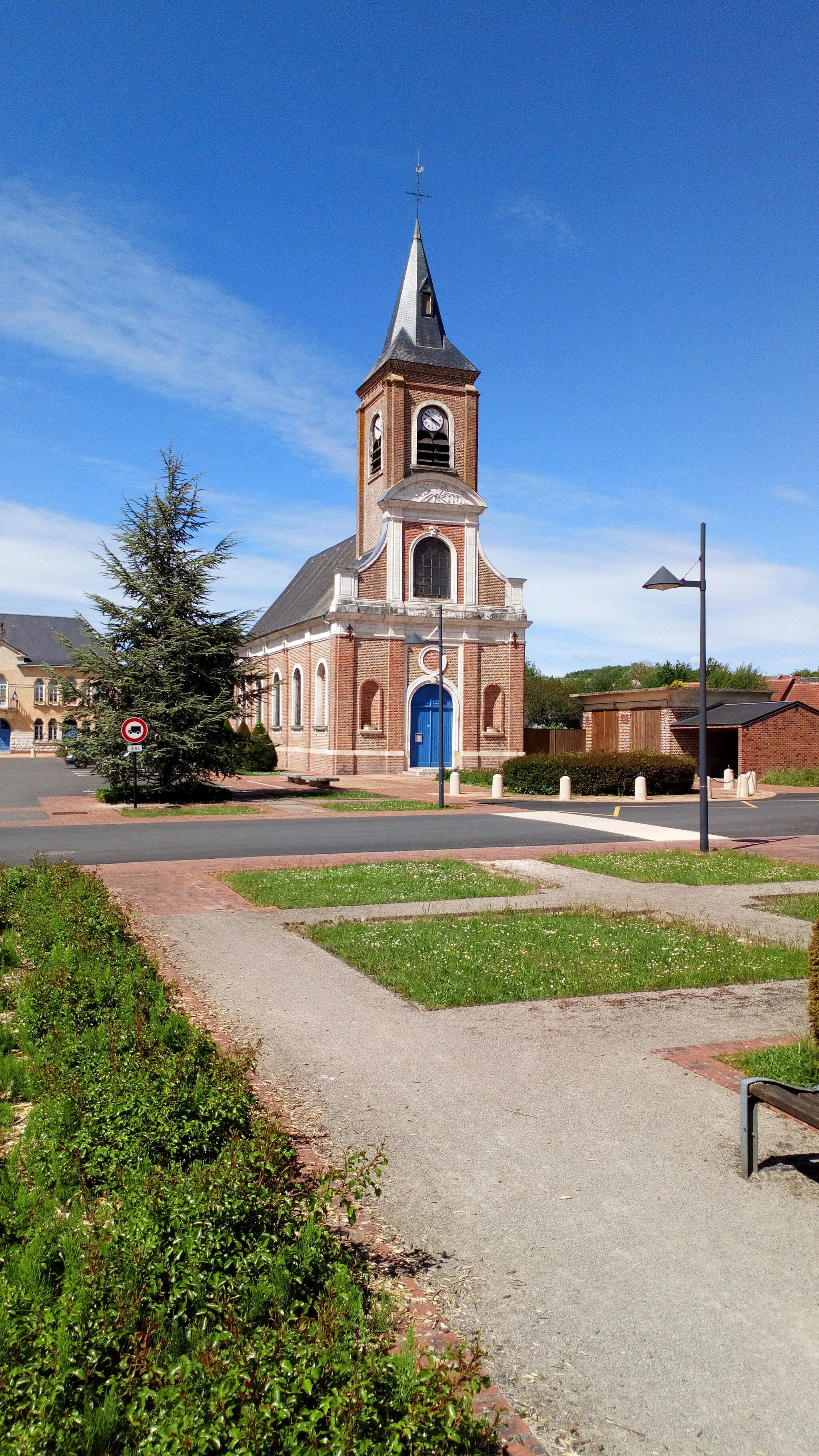 Photo showing: Église Saint-Léger de Saint-Léger-lès-Domart