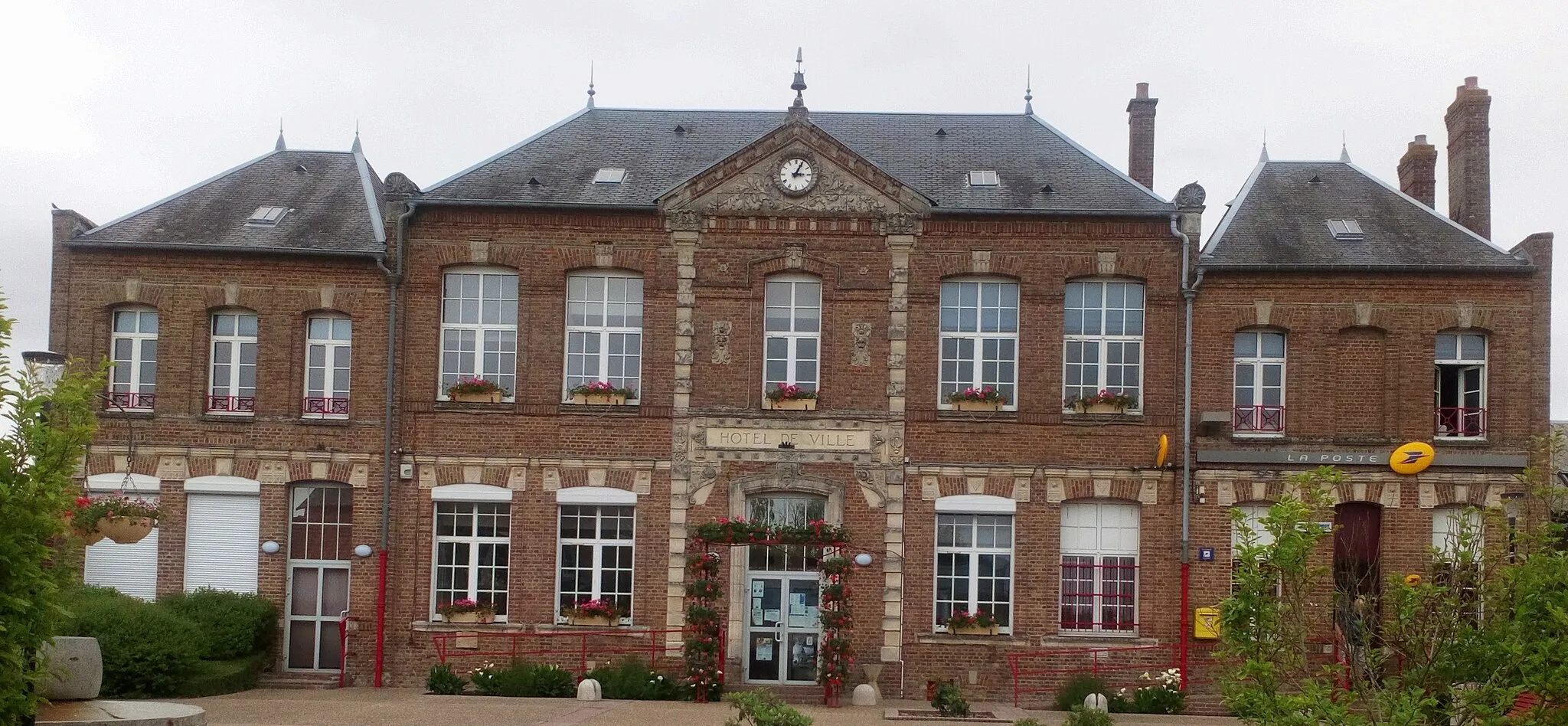 Photo showing: Mairie de Saint-Ouen (Somme) 1