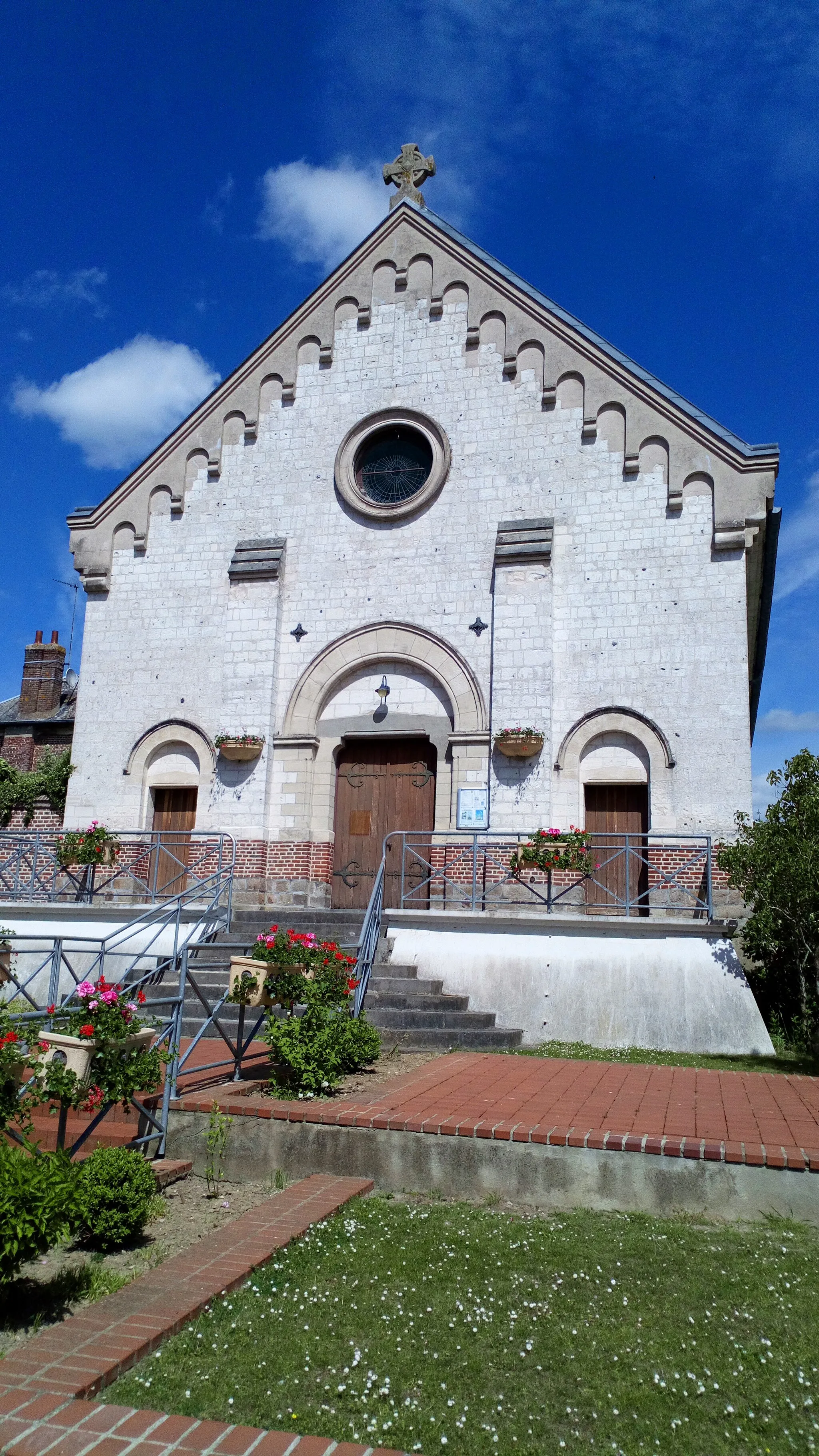 Photo showing: Eglise Saint-Ouen de Saint-Ouen (Somme) 1