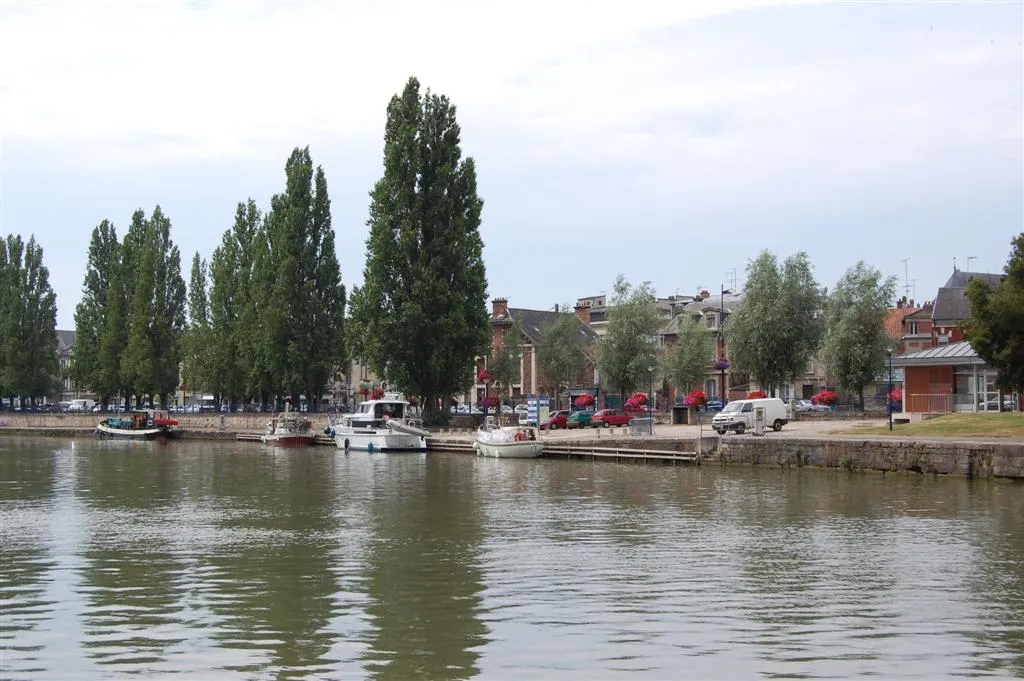 Photo showing: De jachthaven in Soissons aan de Aisne