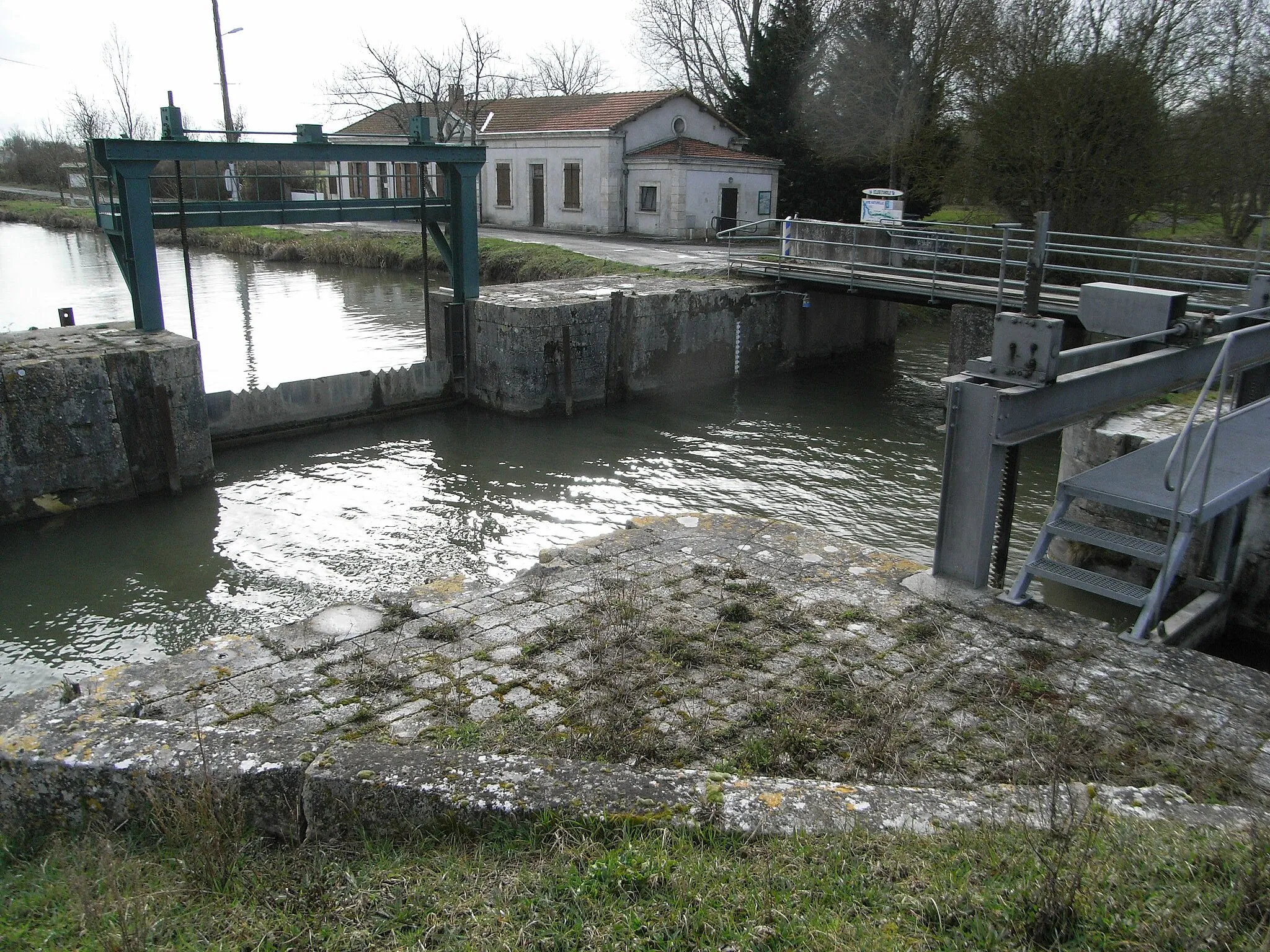 Photo showing: French canal to La Rochelle at Marans in Charente-Maritime (17) at Andilly