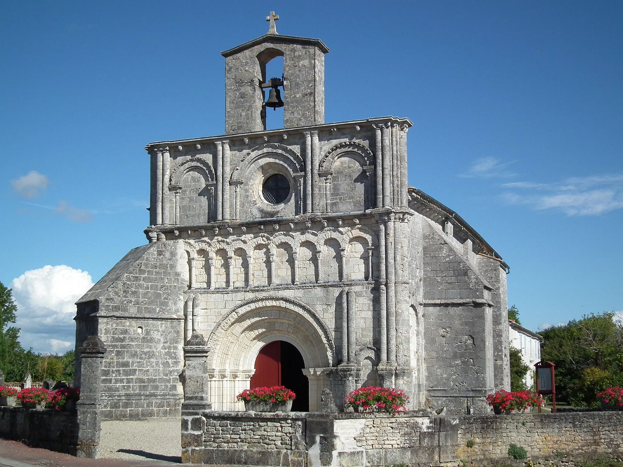 Photo showing: L'église Saint-Vivien de Breuillet, en Charente-Maritime