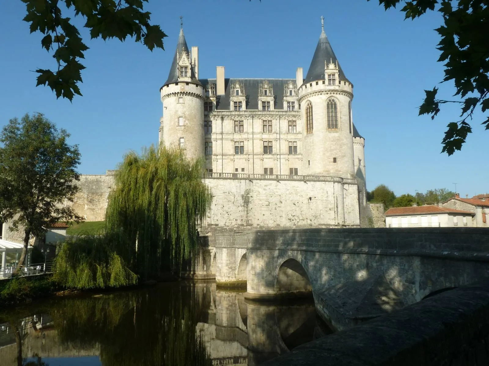 Photo showing: château de la Rochefoucauld (16), France