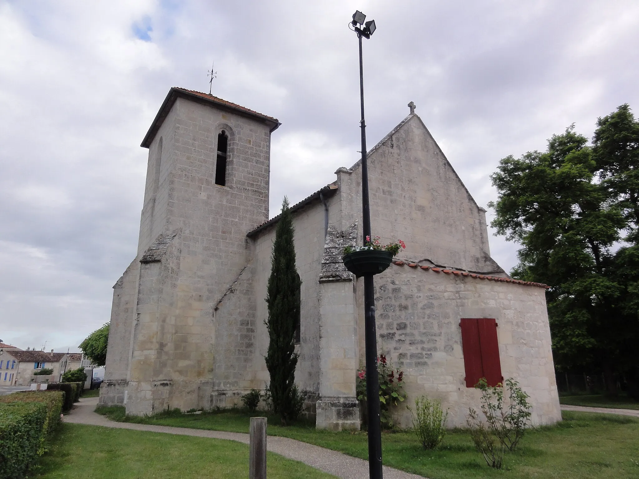 Photo showing: Les Gonds (Charente-Maritime) église