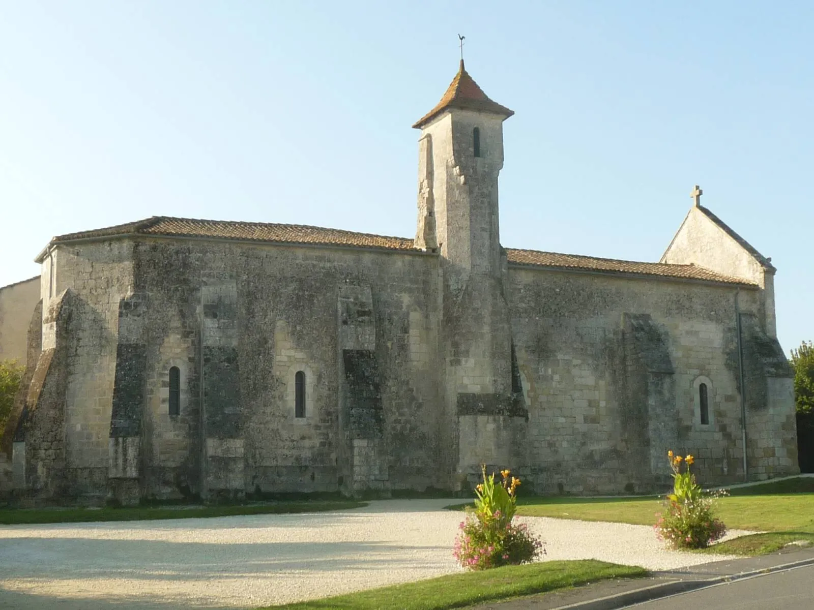 Photo showing: church of Linars, Charente, SW France