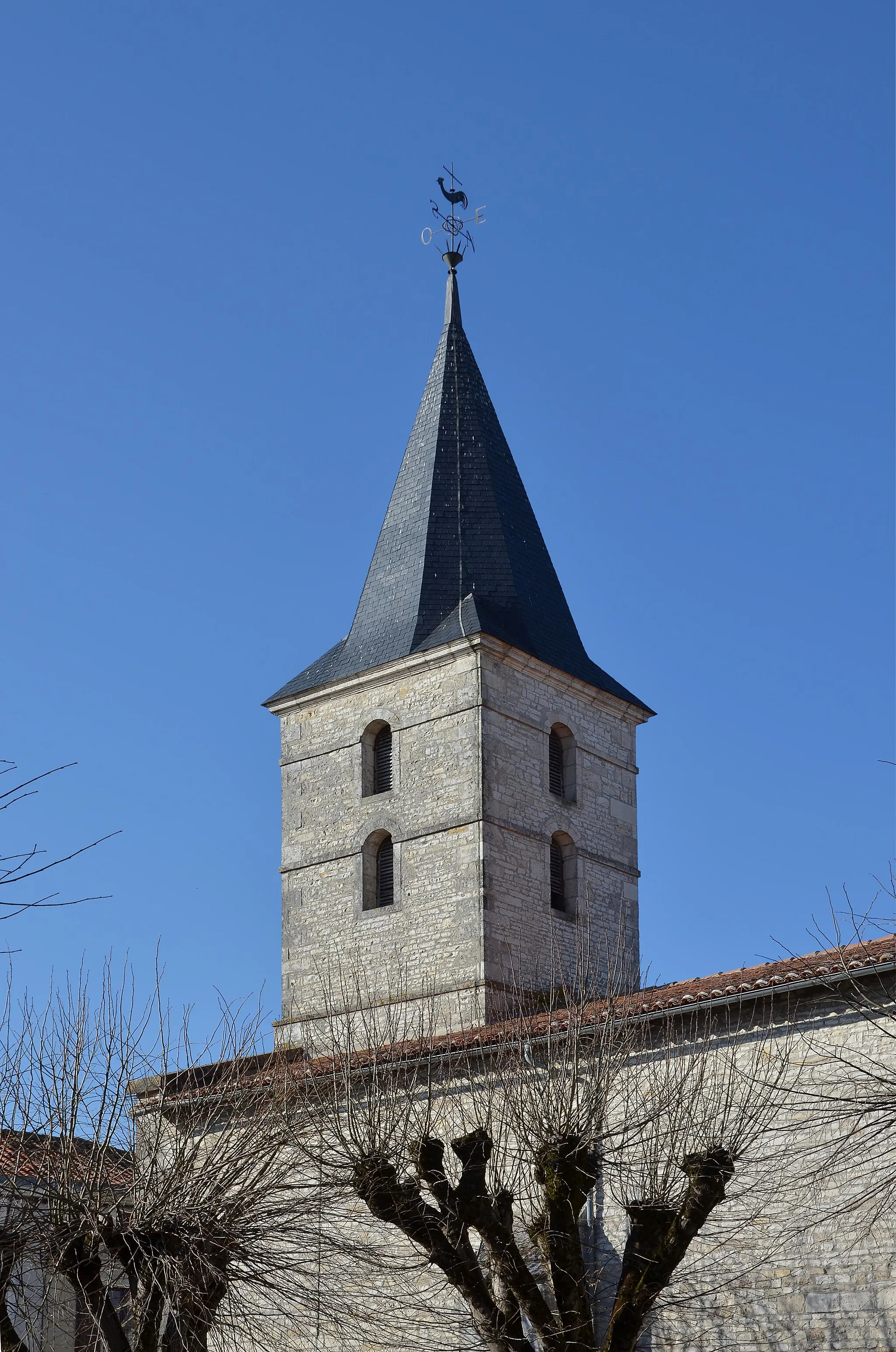 Photo showing: Clock tower of the church of Mansle, Charente, France