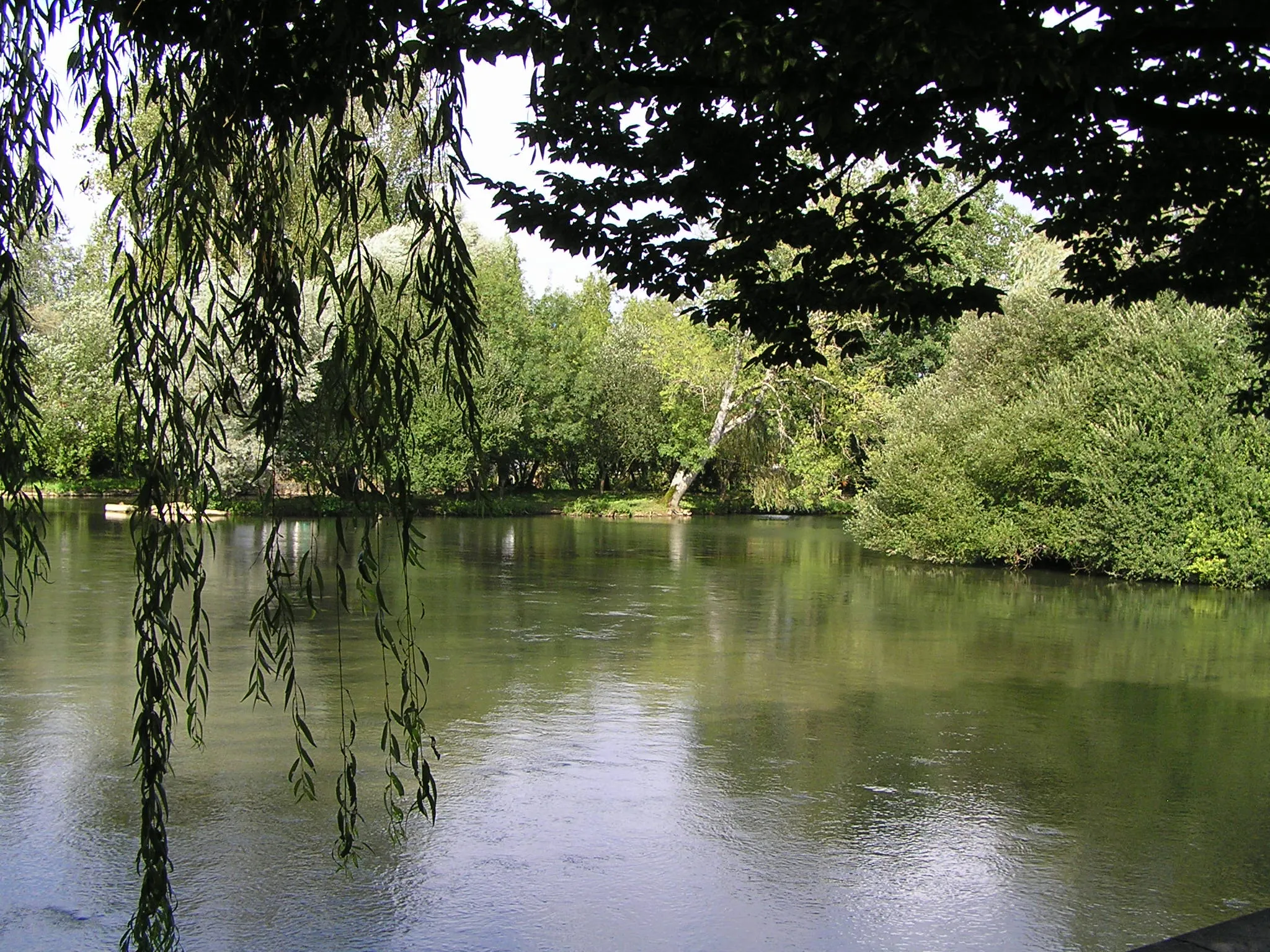 Photo showing: la Charente à Mansle, Charente, France