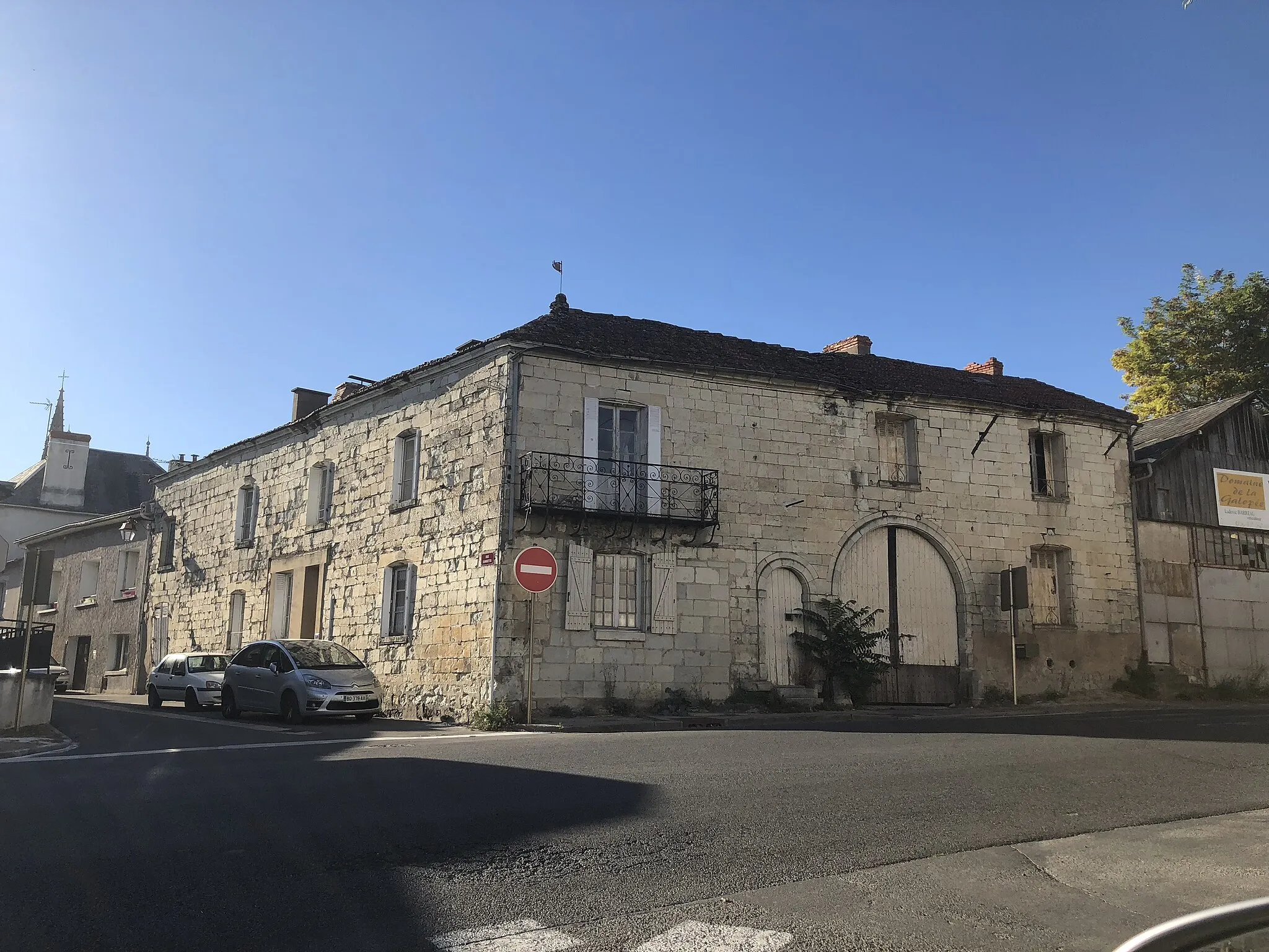 Photo showing: Maison