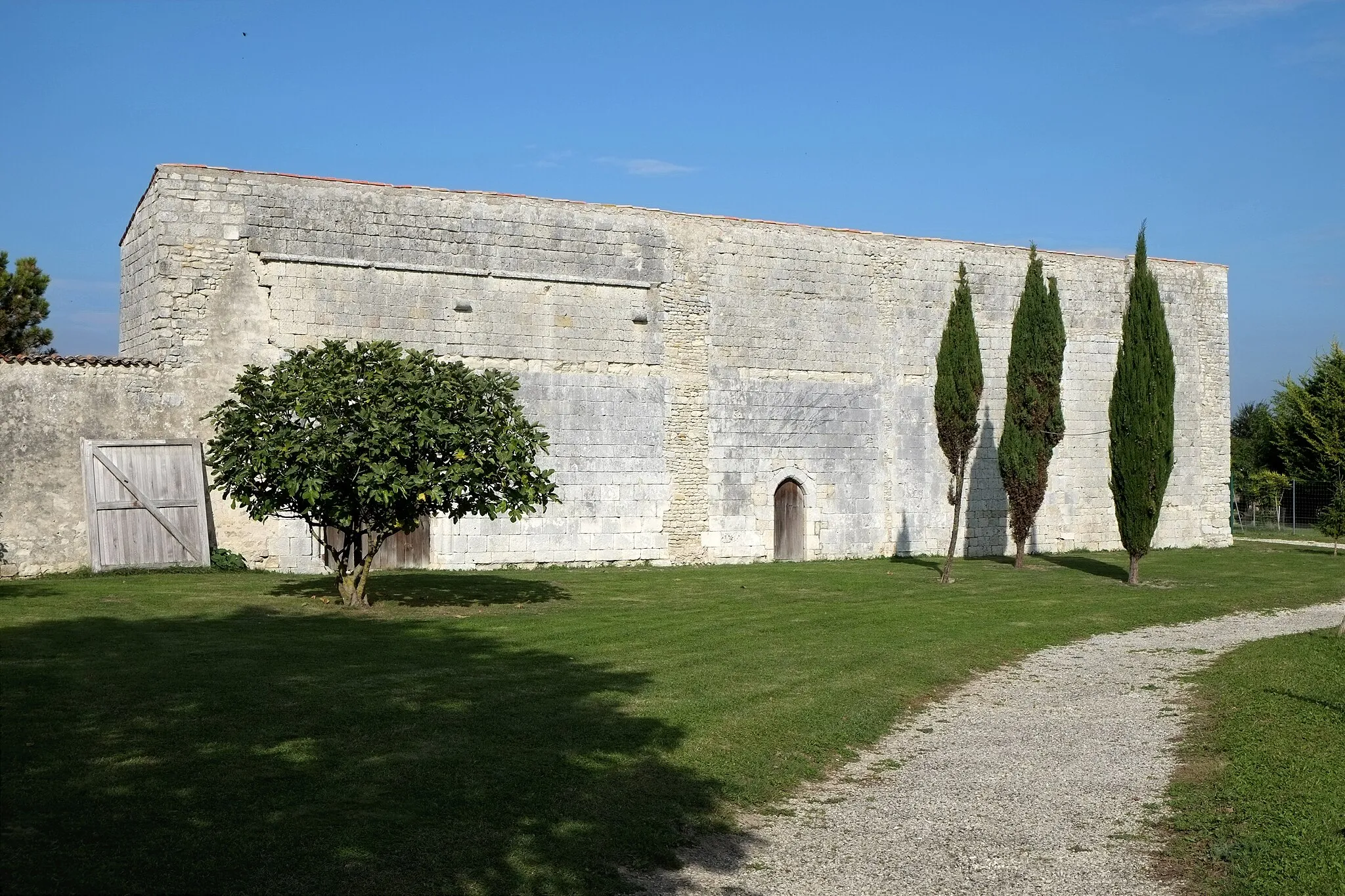 Photo showing: This building is inscrit au titre des monuments historiques de la France. It is indexed in the base Mérimée, a database of architectural heritage maintained by the French Ministry of Culture, under the reference PA00104832 .