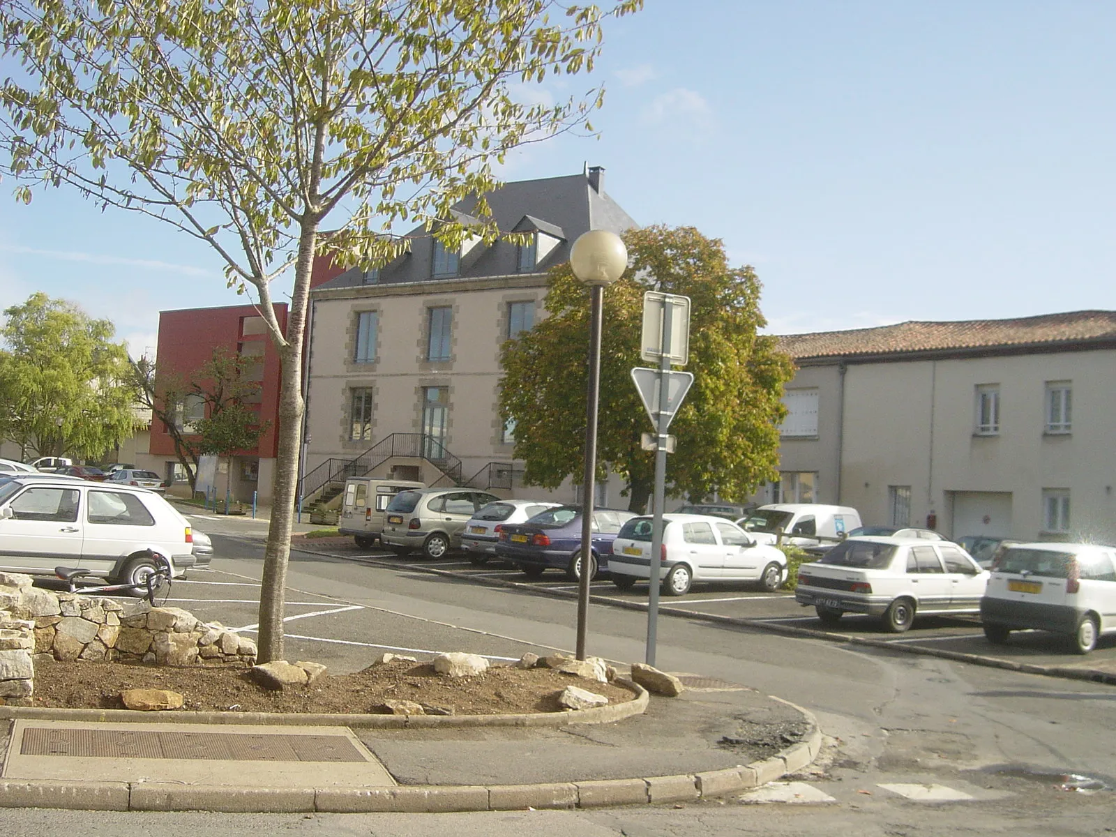 Photo showing: Nueil les Aubiers Centre Socio-Culturel (Deux-Sèvres - 79) Monument