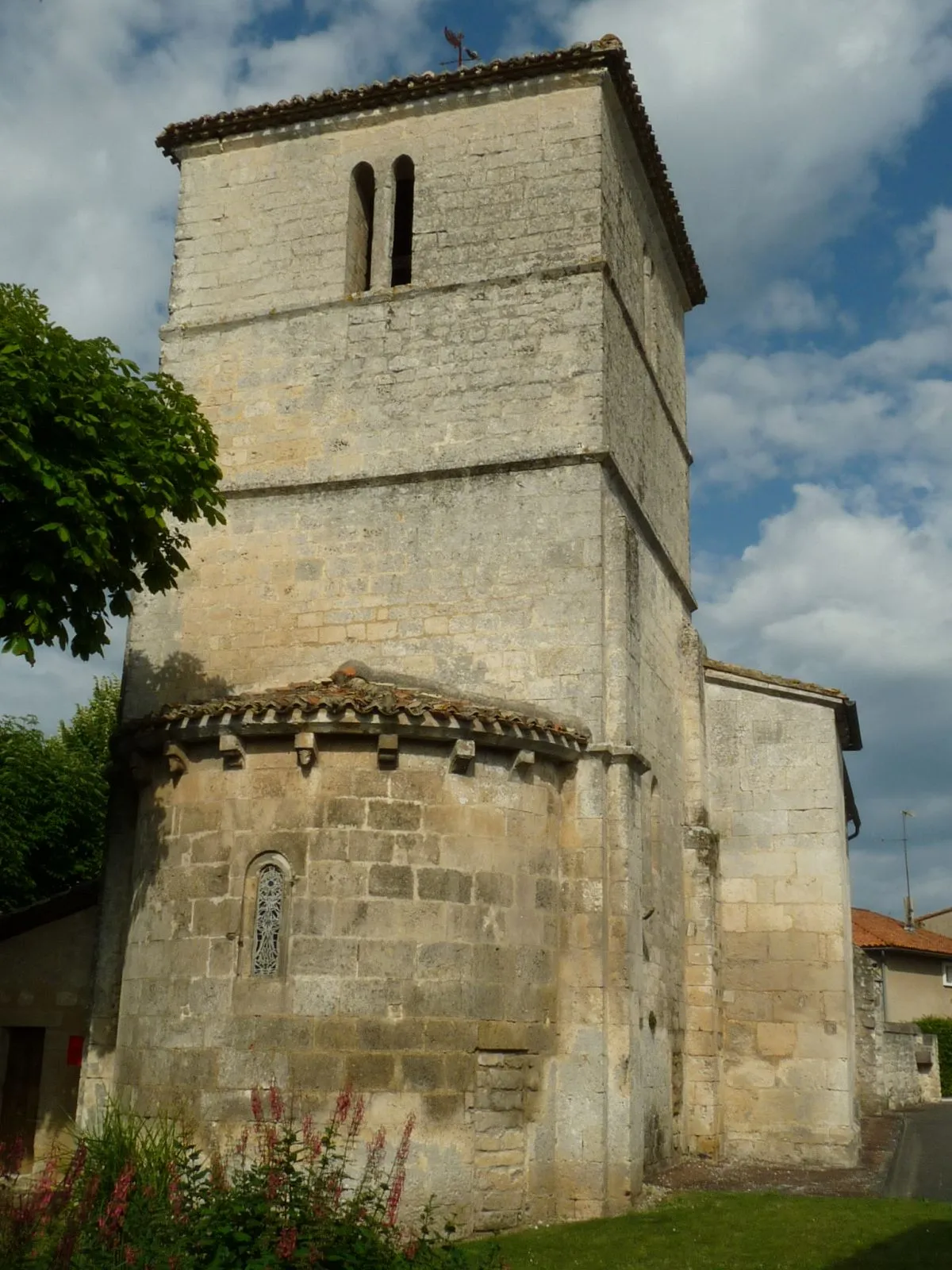 Photo showing: church of Puymoyen, Charente, SW France