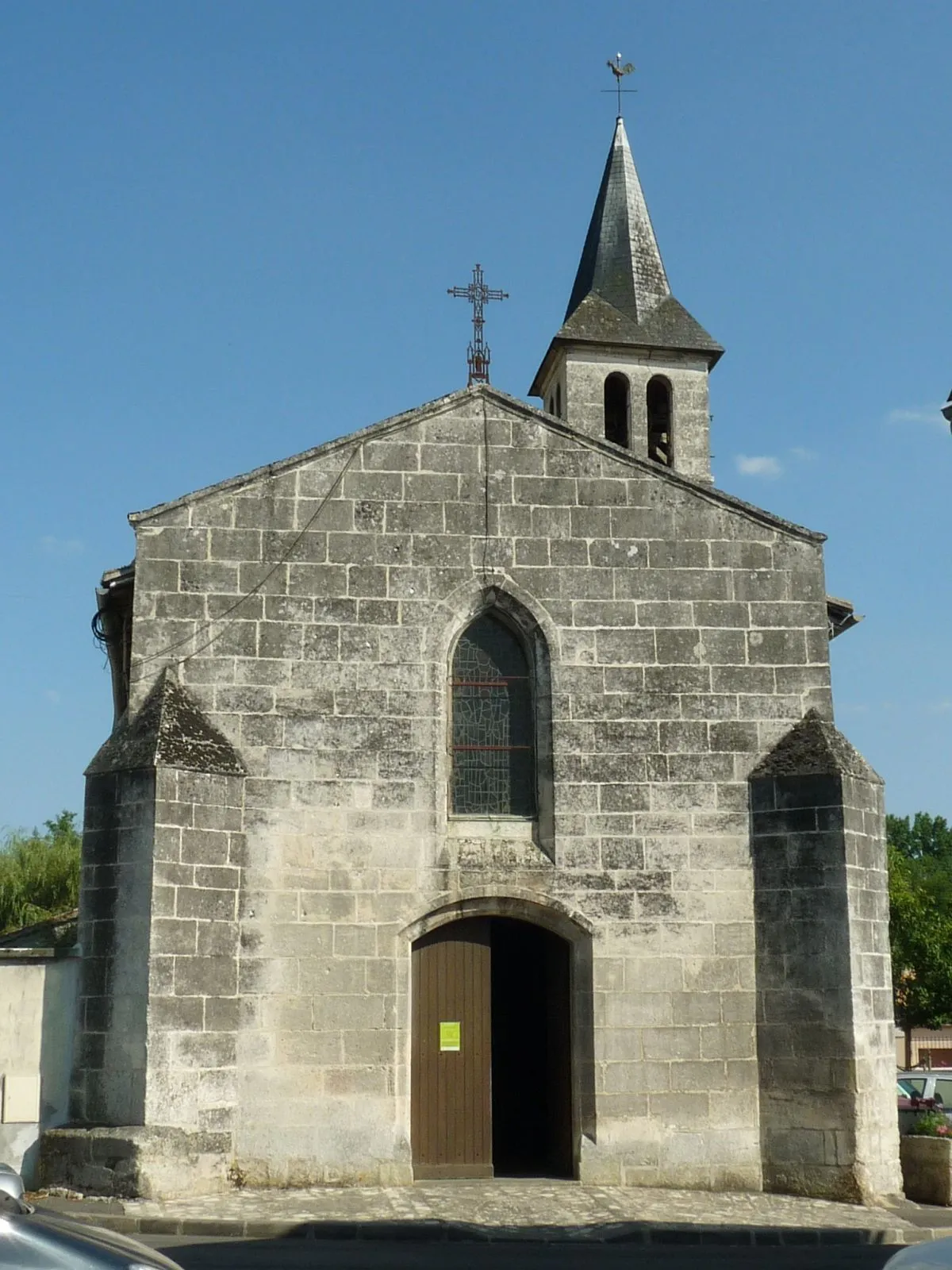 Photo showing: church of Ruelle, Charente, SW France