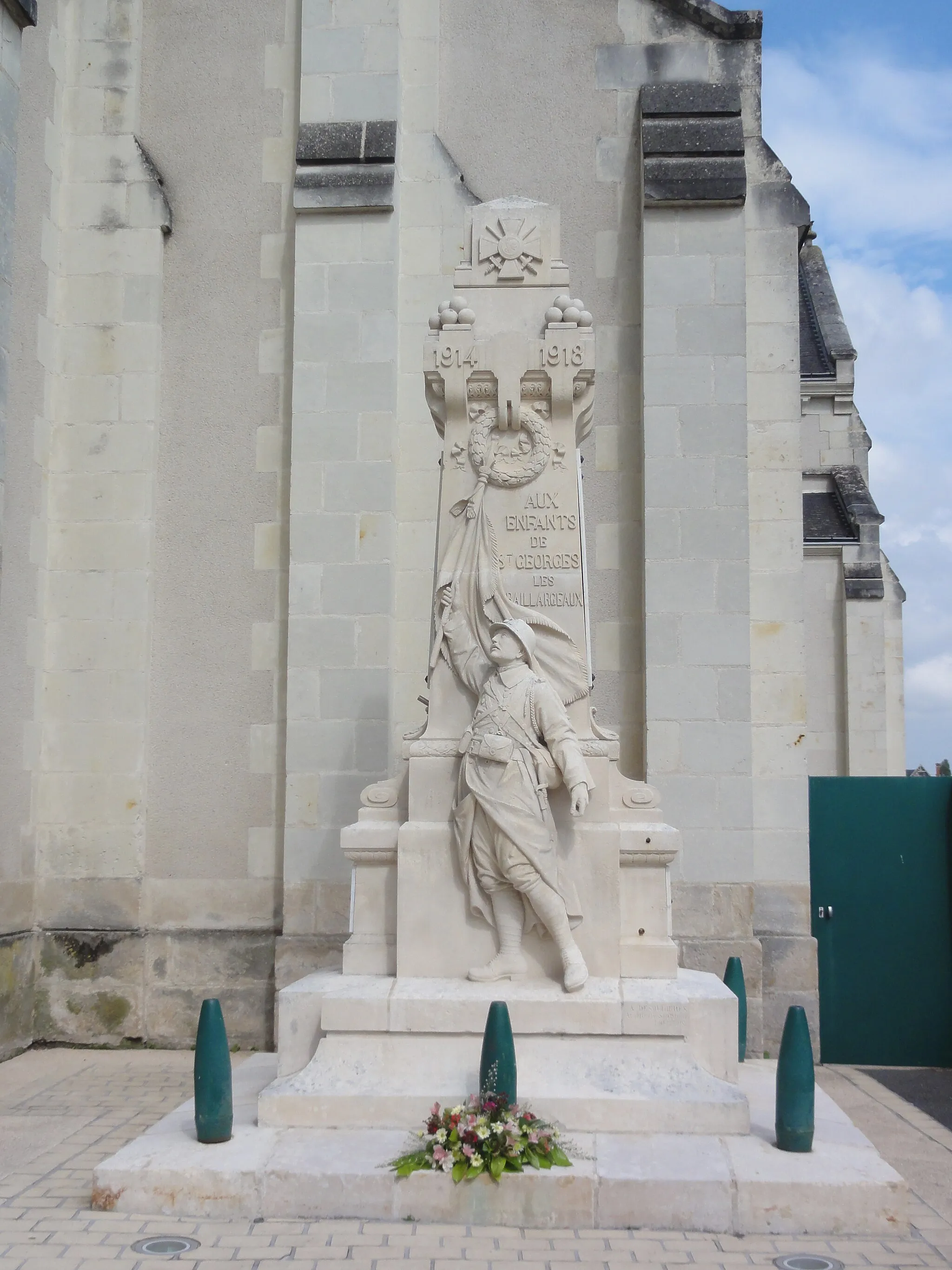 Photo showing: Saint-Georges-lès-Baillargeaux (vienne) monument aux morts