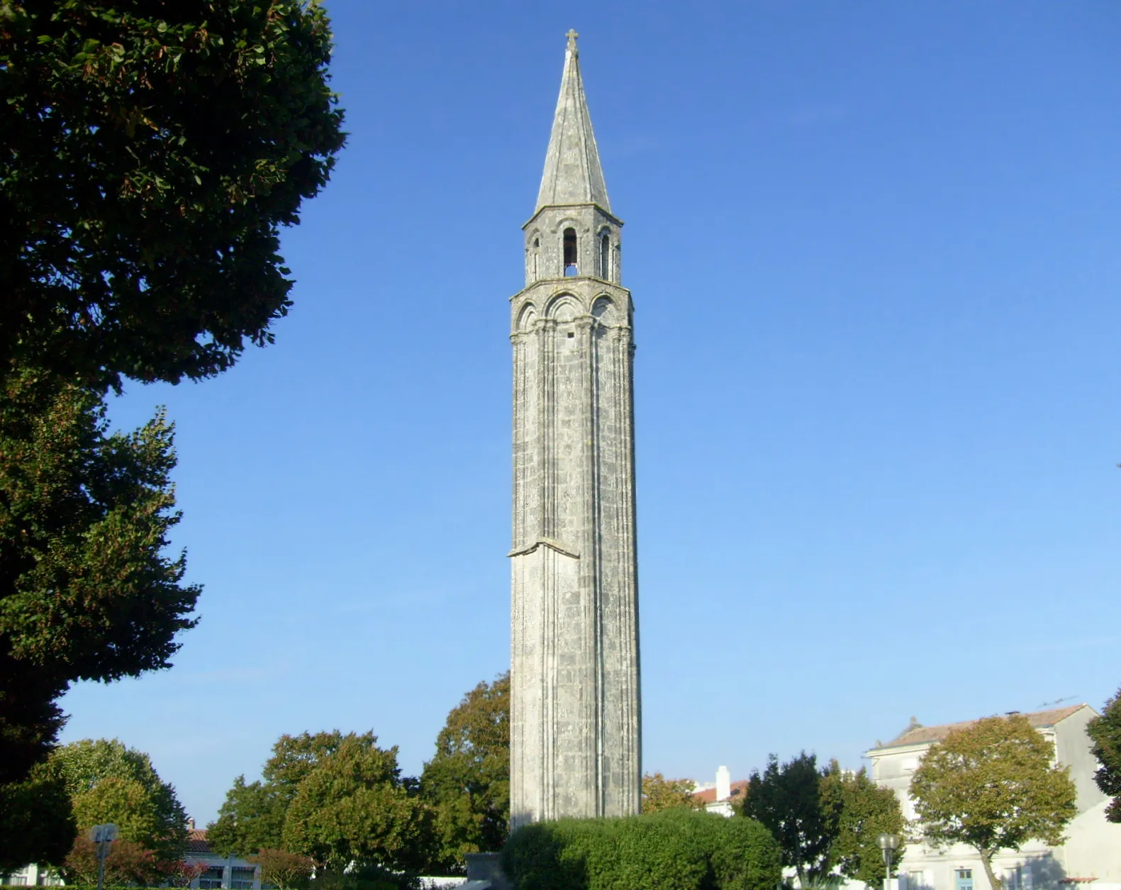 Photo showing: La lanterne des morts de St Pierre d'Oléron