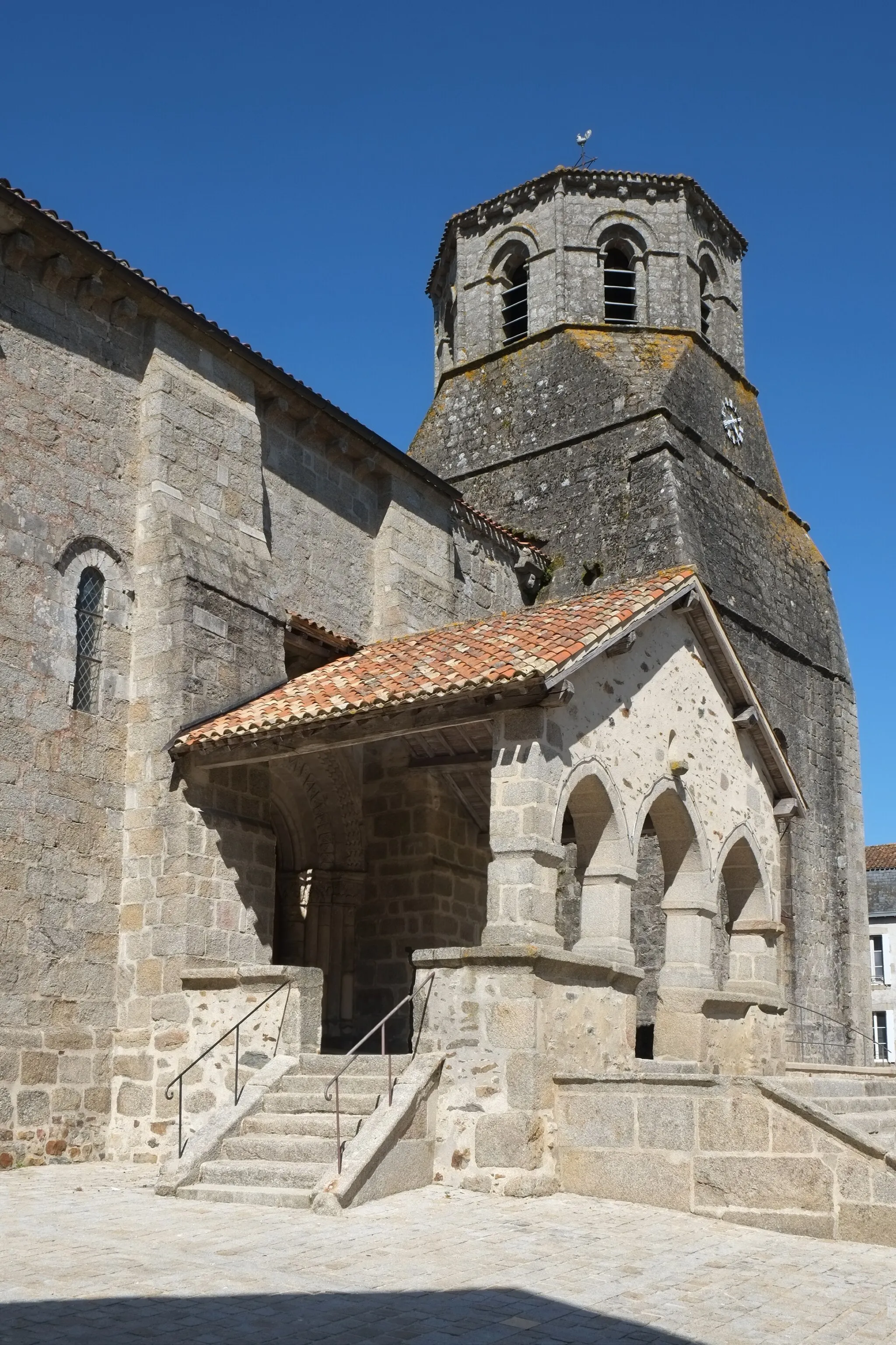 Photo showing: This building is classé au titre des monuments historiques de la France. It is indexed in the base Mérimée, a database of architectural heritage maintained by the French Ministry of Culture, under the reference PA00101373 .