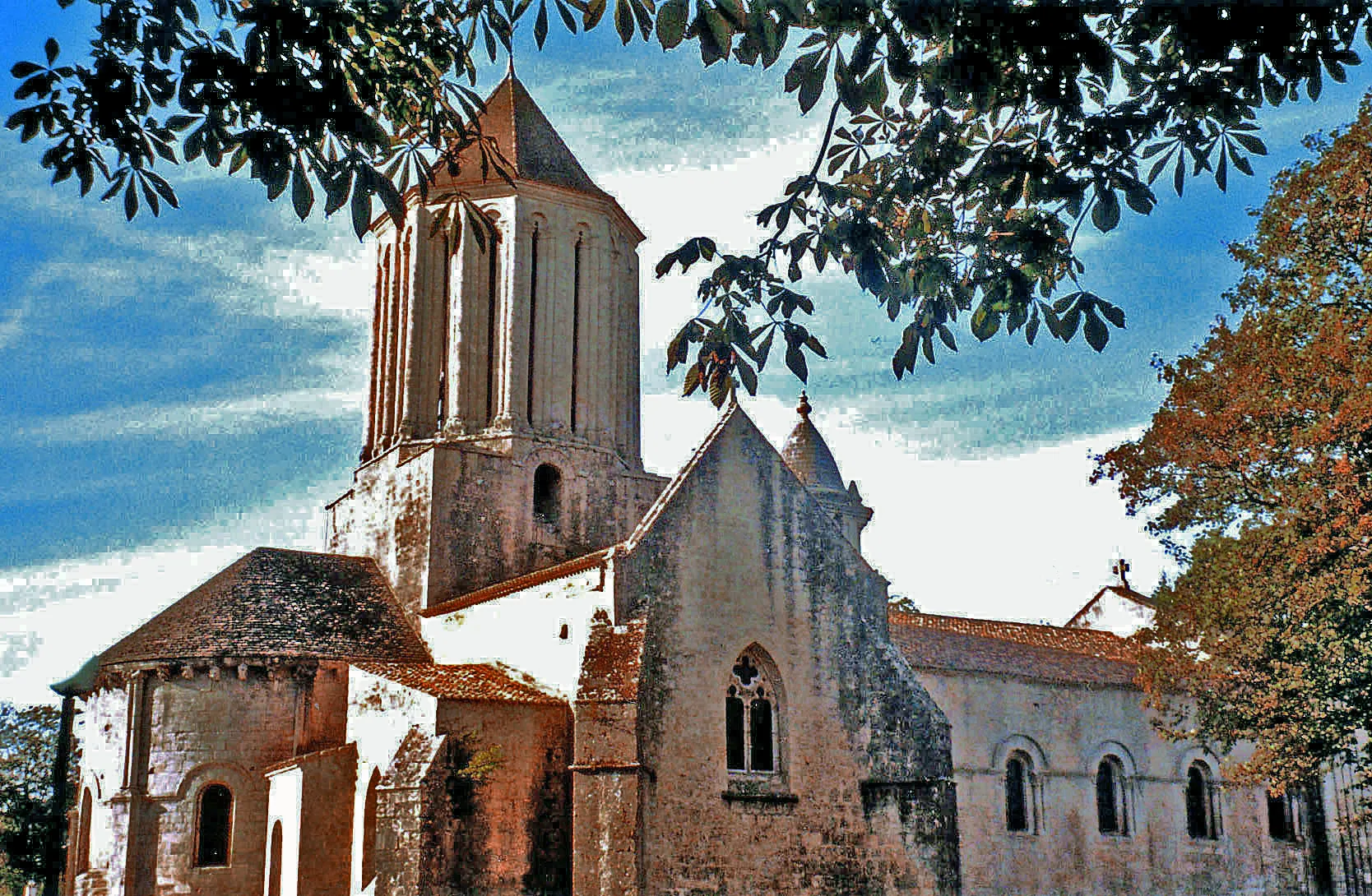 Photo showing: This building is classé au titre des monuments historiques de la France. It is indexed in the base Mérimée, a database of architectural heritage maintained by the French Ministry of Culture, under the reference PA00105275 .