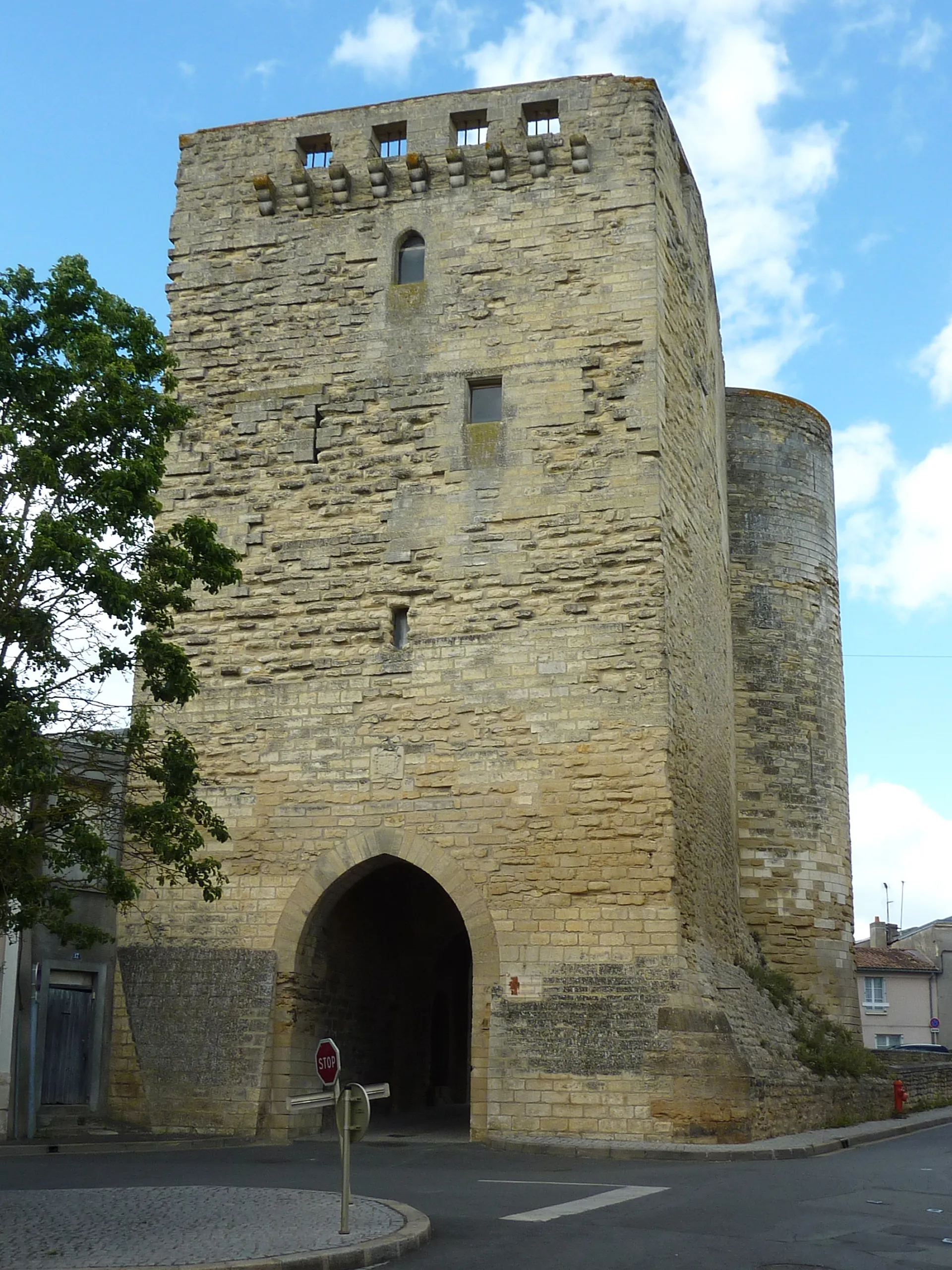 Photo showing: This building is classé au titre des monuments historiques de la France. It is indexed in the base Mérimée, a database of architectural heritage maintained by the French Ministry of Culture, under the reference PA00101388 .