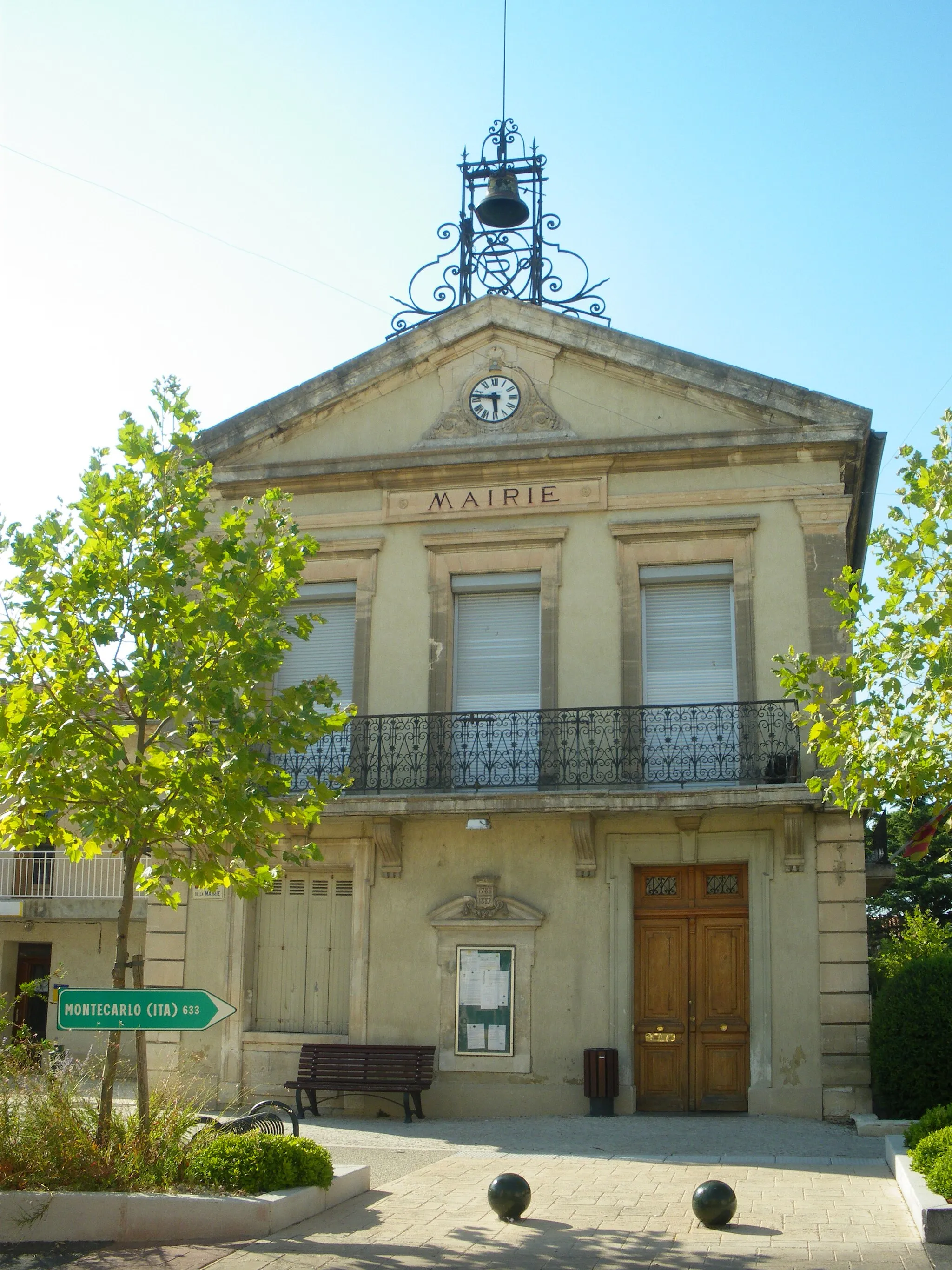 Photo showing: Althen Town hall, Vaucluse, France