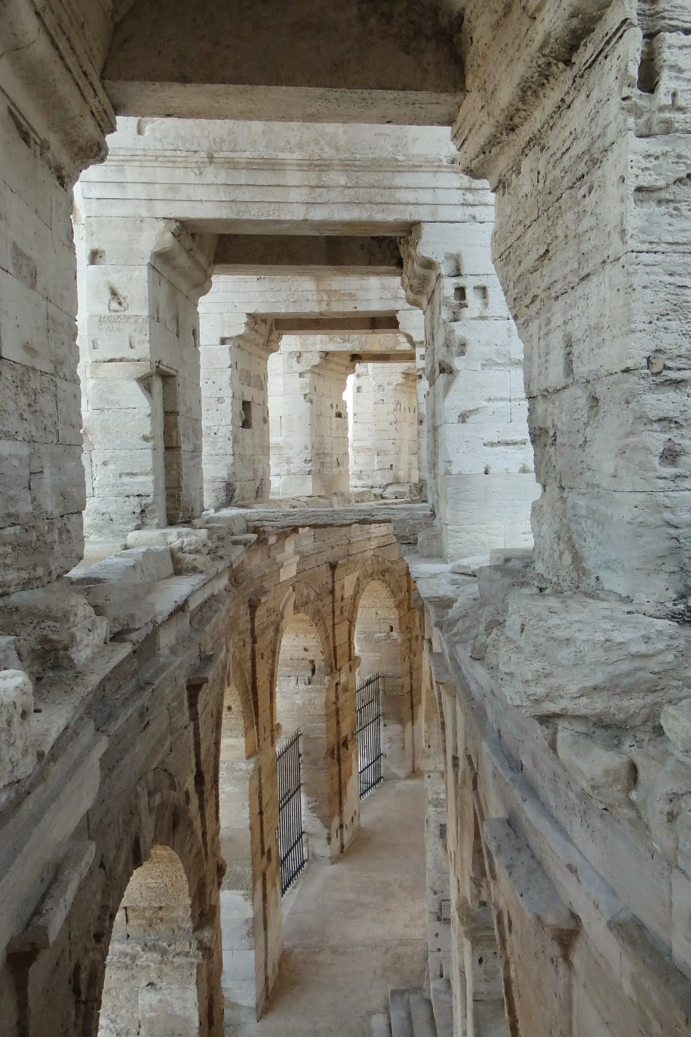 Photo showing: Passageway in Roman arena