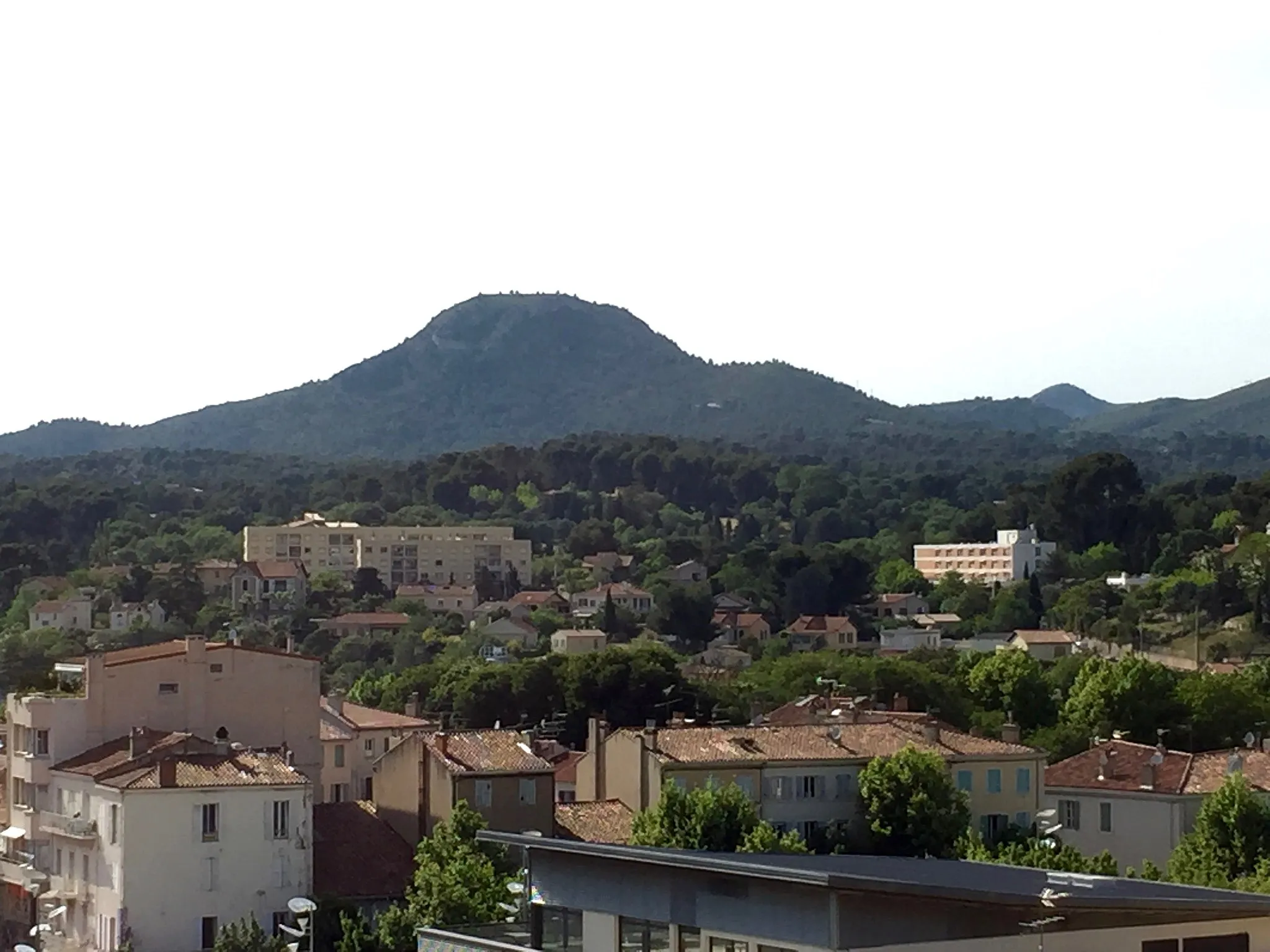 Photo showing: The Ruissatel seen from Aubagne city center