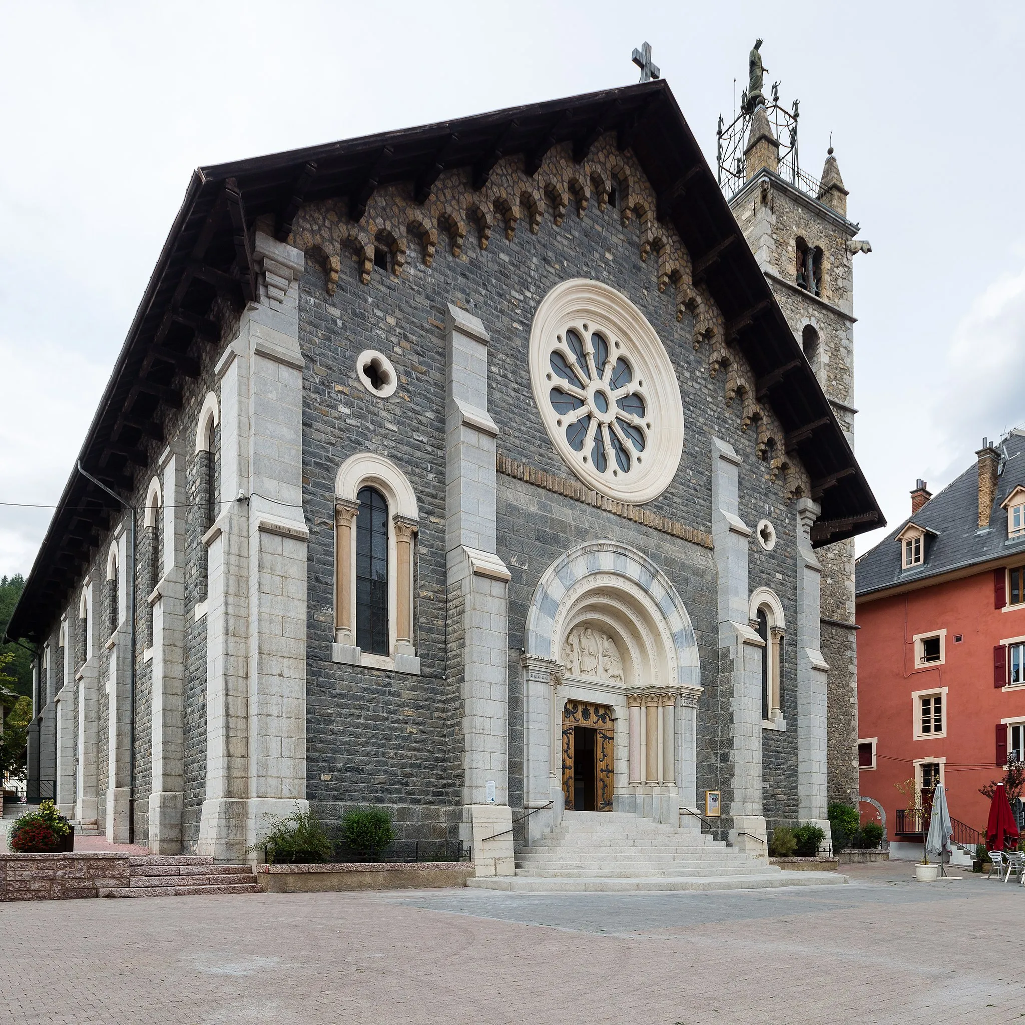 Photo showing: L'église Saint-Pierre-ès-liens de Barcelonette (France).