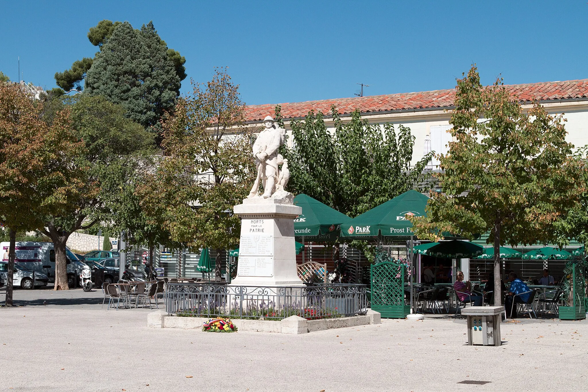 Photo showing: War memorial in Bouc-Bel-Air, Bouches-du-Rhône (France).