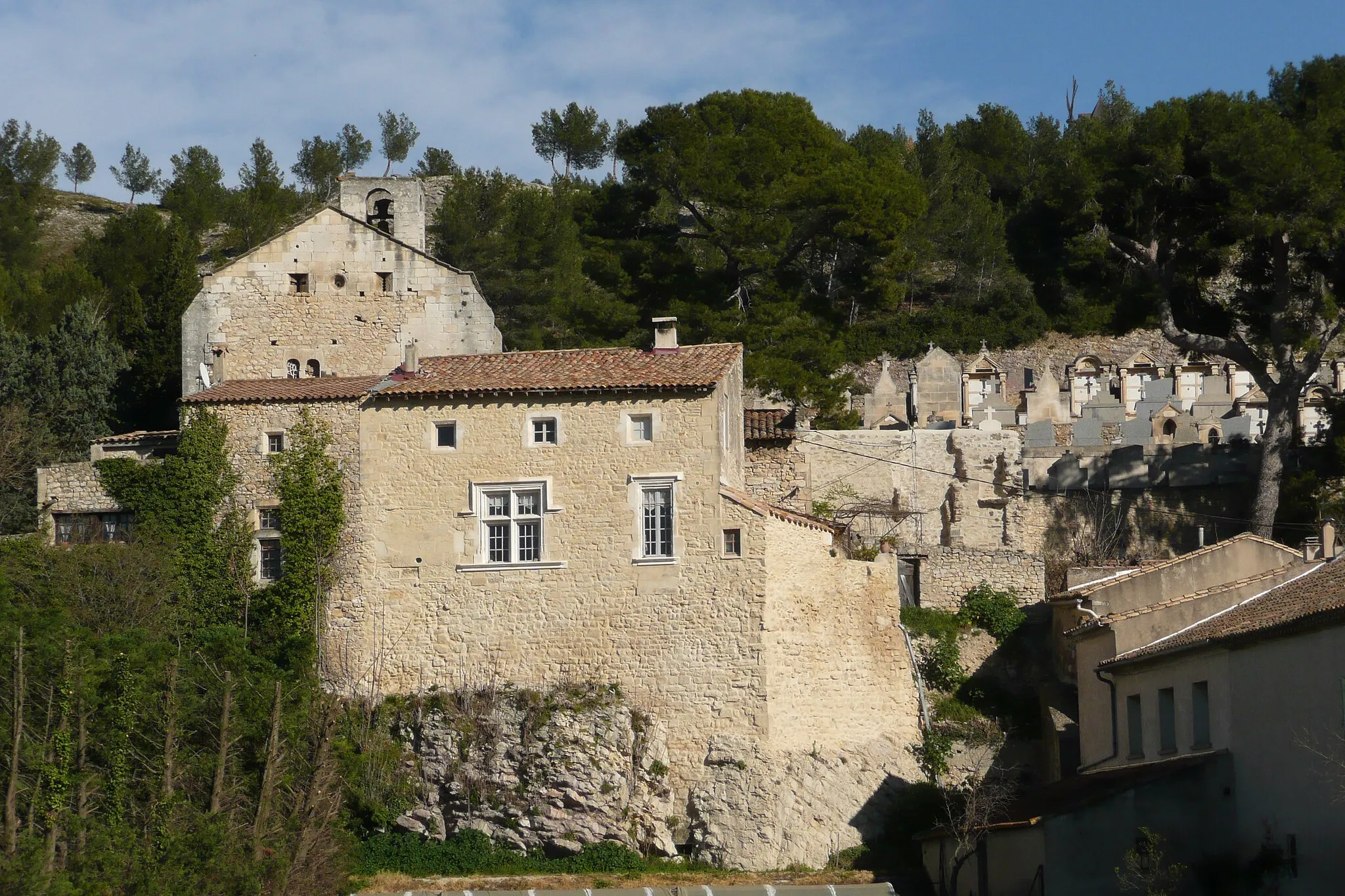 Photo showing: Boulbon.