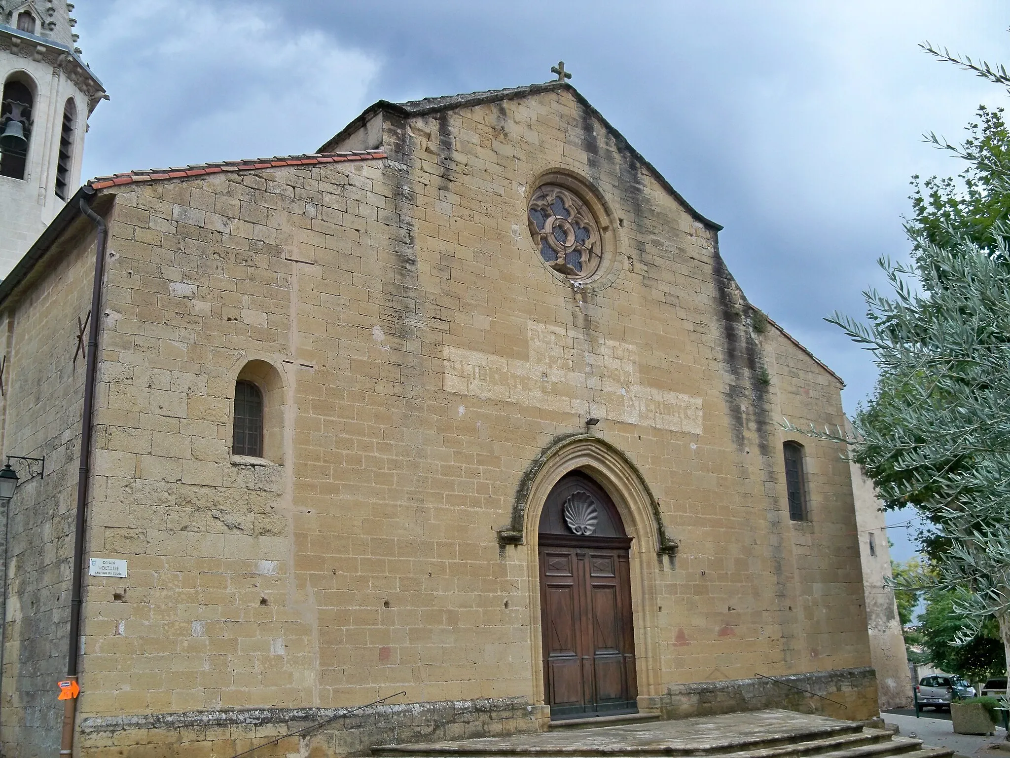 Photo showing: Facade de l'église Saint Etienne de Cadenet, Vaucluse, France