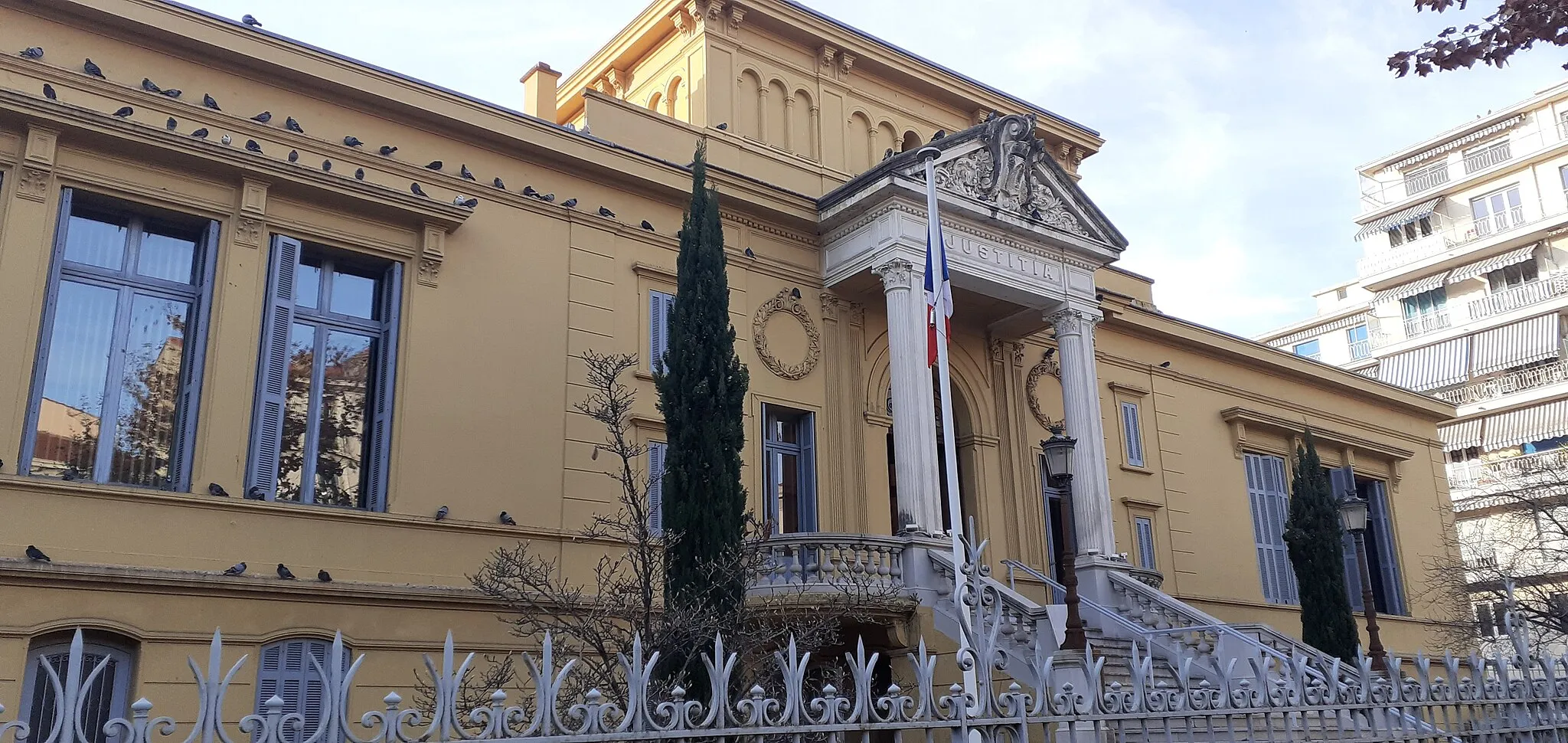 Photo showing: Le palais de Justice dans le bas du bd Carnot