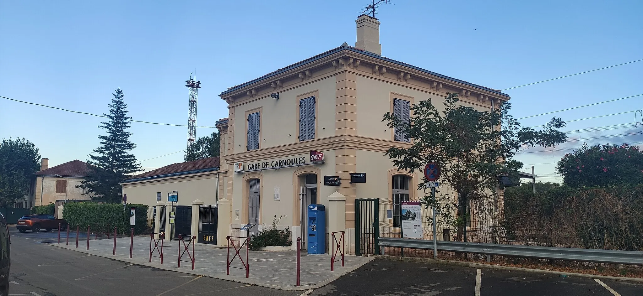 Photo showing: Bâtiment voyageurs de la Gare de Carnoules (France)