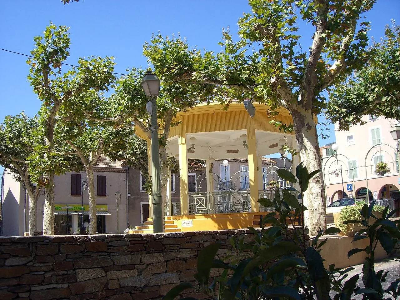 Photo showing: Le kiosque a musique