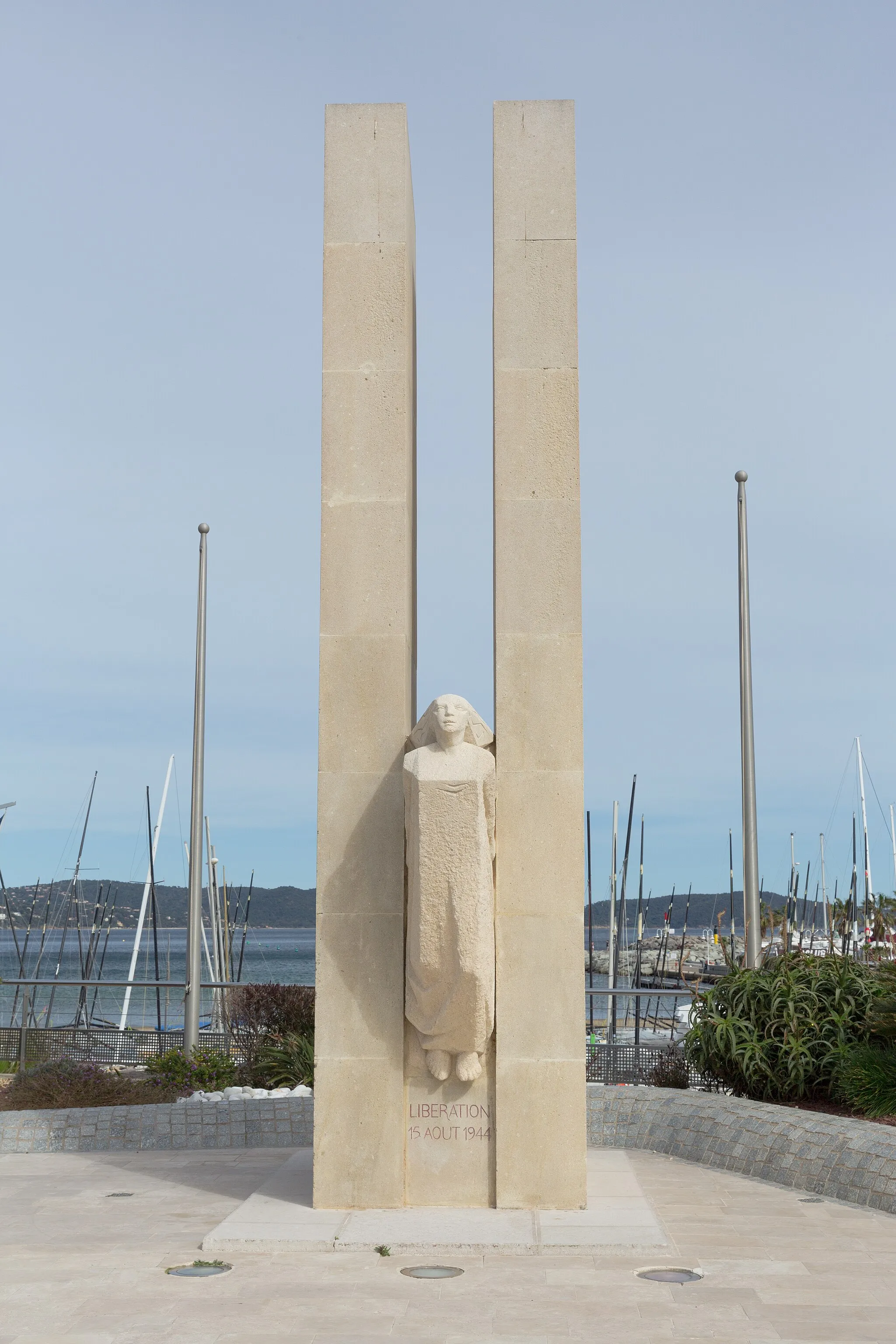 Photo showing: Memorial at the port of Cavalaire-sur-Mer