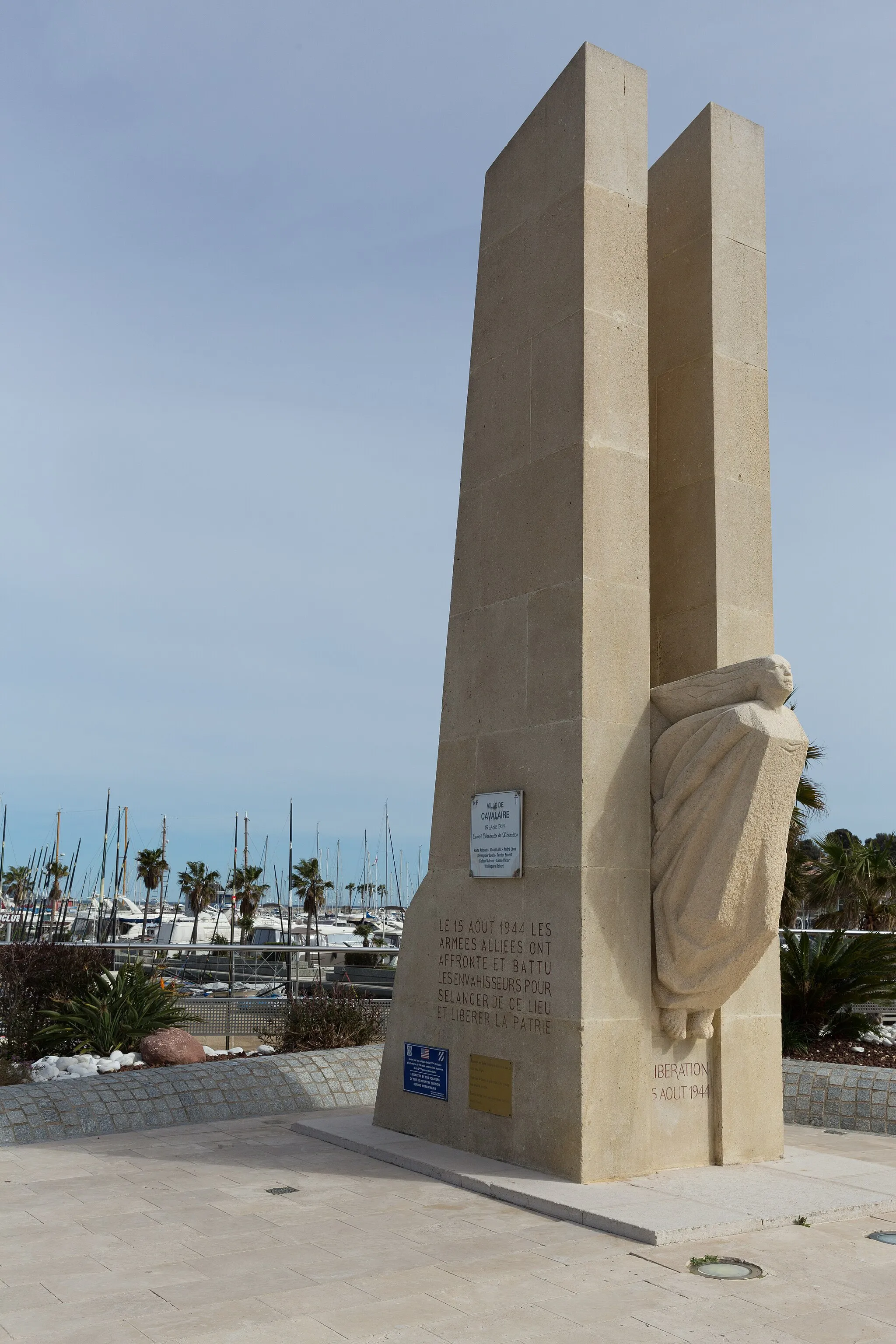 Photo showing: Memorial at the port of Cavalaire-sur-Mer