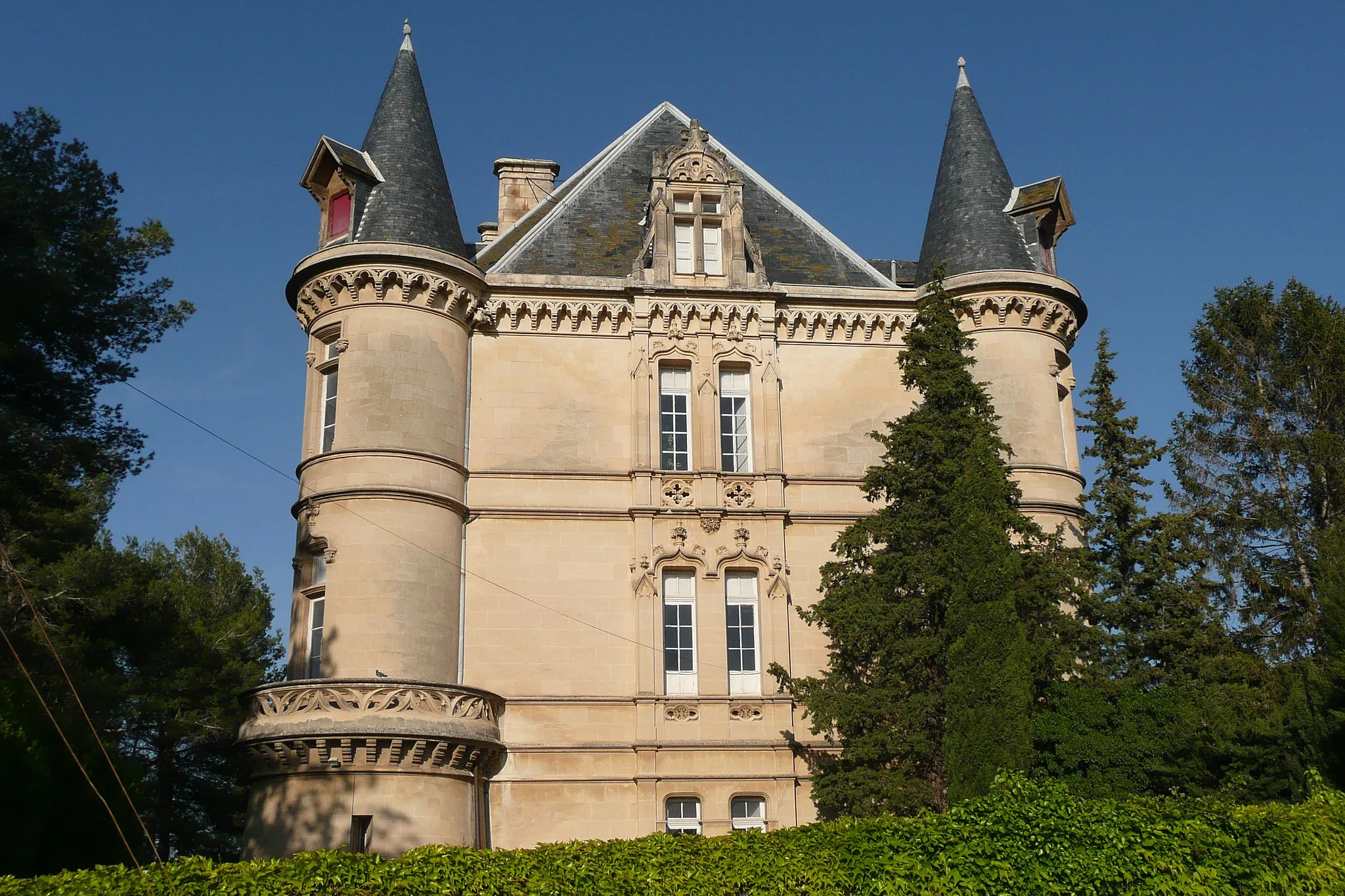 Photo showing: Château à Charleval (Bouches-du-Rhône).