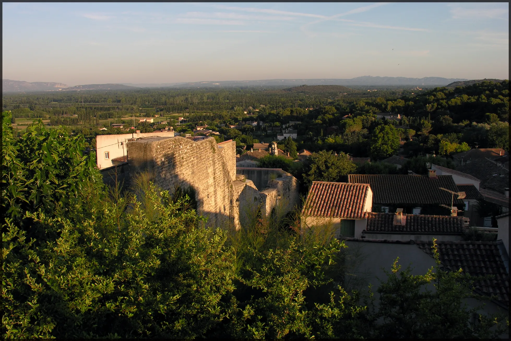 Photo showing: Beautiful Evening Green View from Fontisson's Church