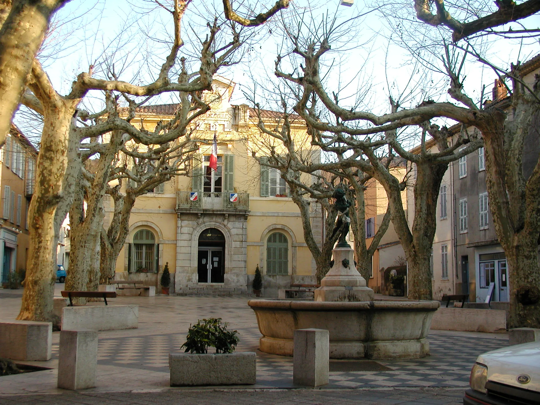 Photo showing: Collobrières (Var, France) - Place de la Libération.
