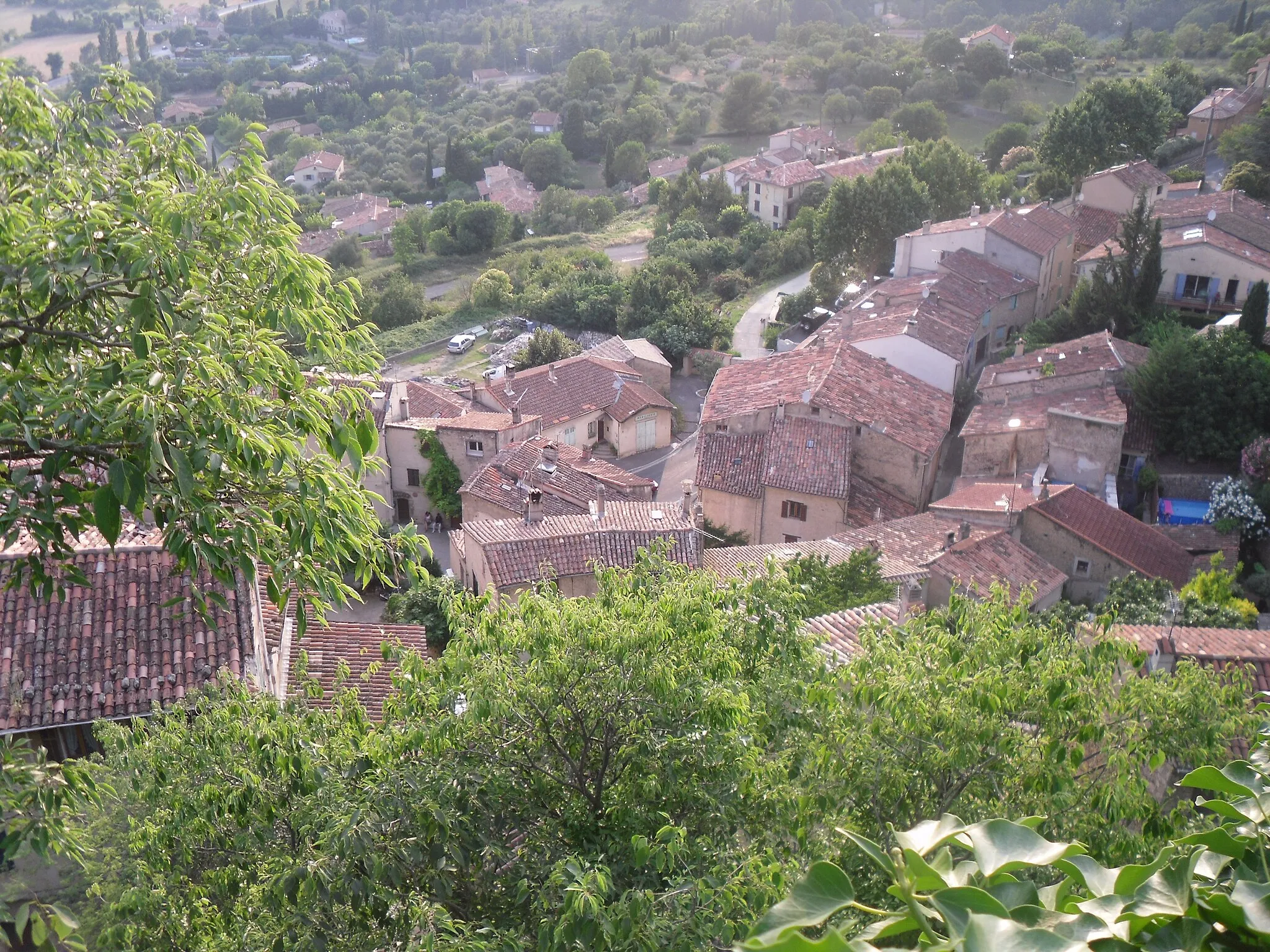 Photo showing: The village Fayence from above