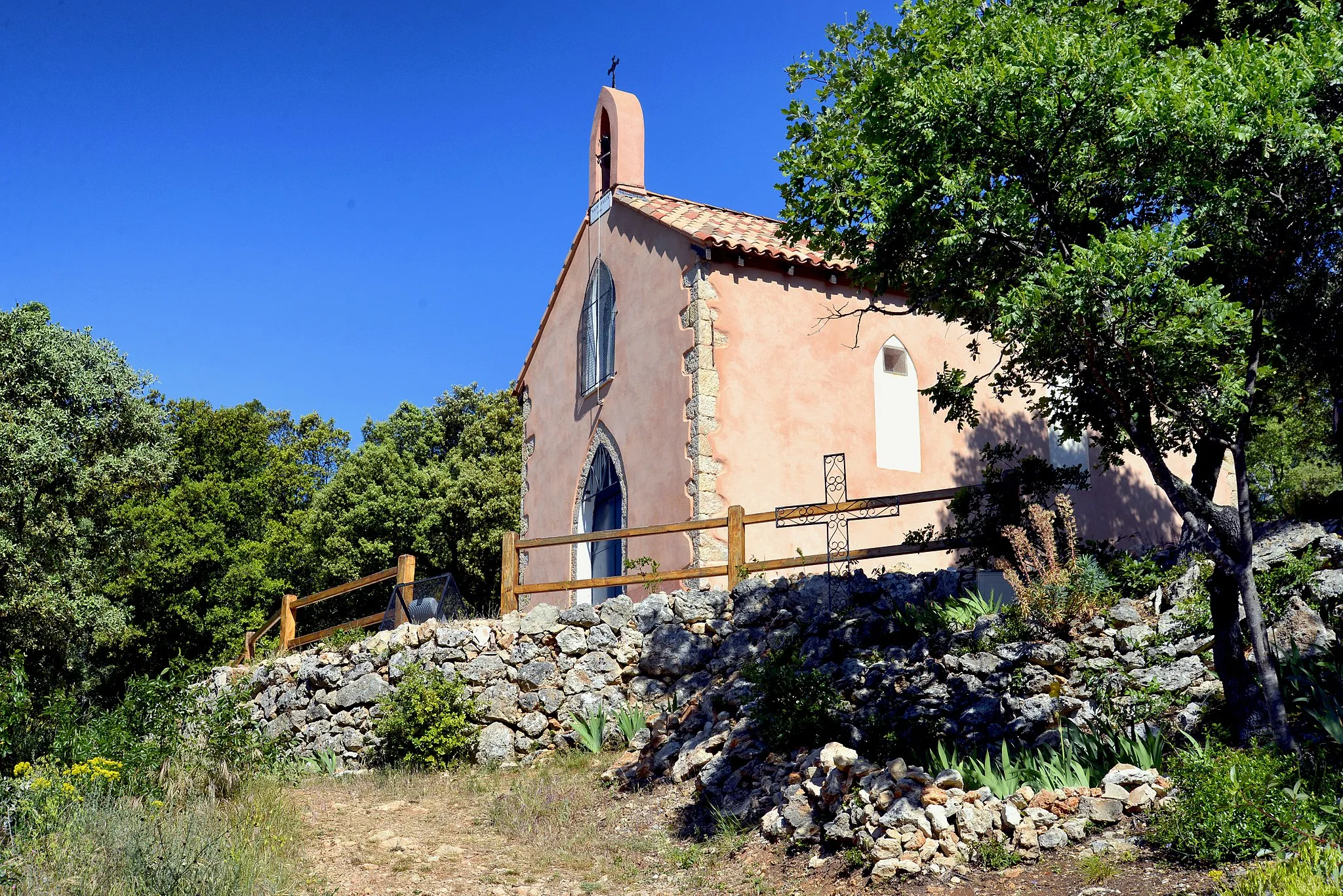 Photo showing: Garéoult, Provence (France) - Chapelle Saint-Félix, datée de 1885, restaurée en 2011