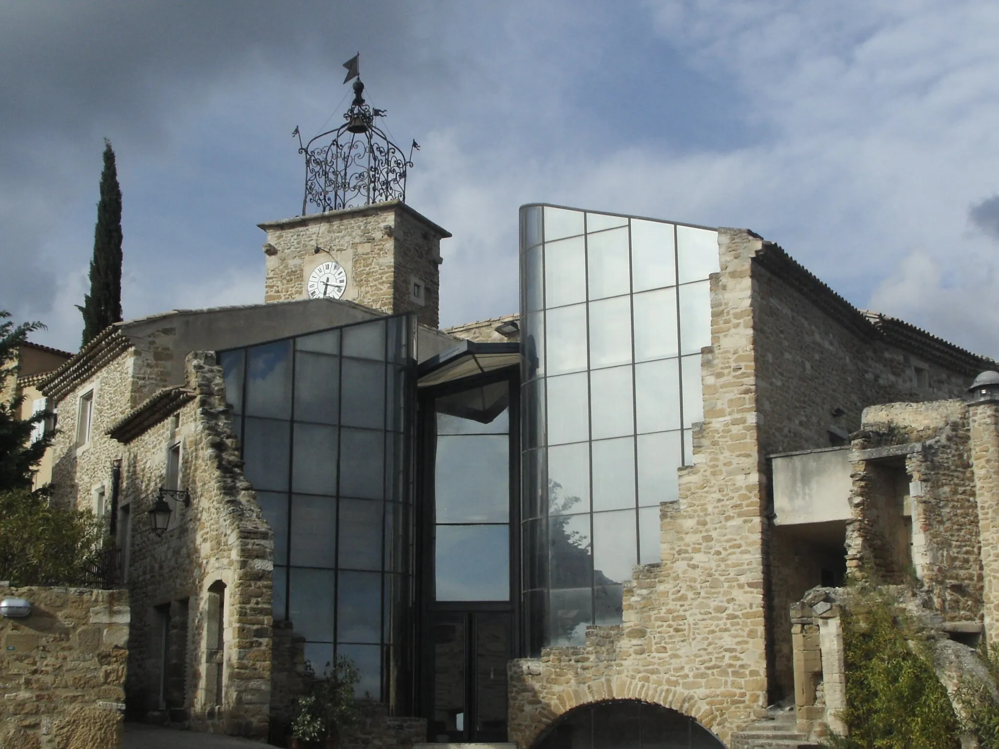 Photo showing: This building is inscrit au titre des monuments historiques de la France. It is indexed in the base Mérimée, a database of architectural heritage maintained by the French Ministry of Culture, under the reference PA00082047 .