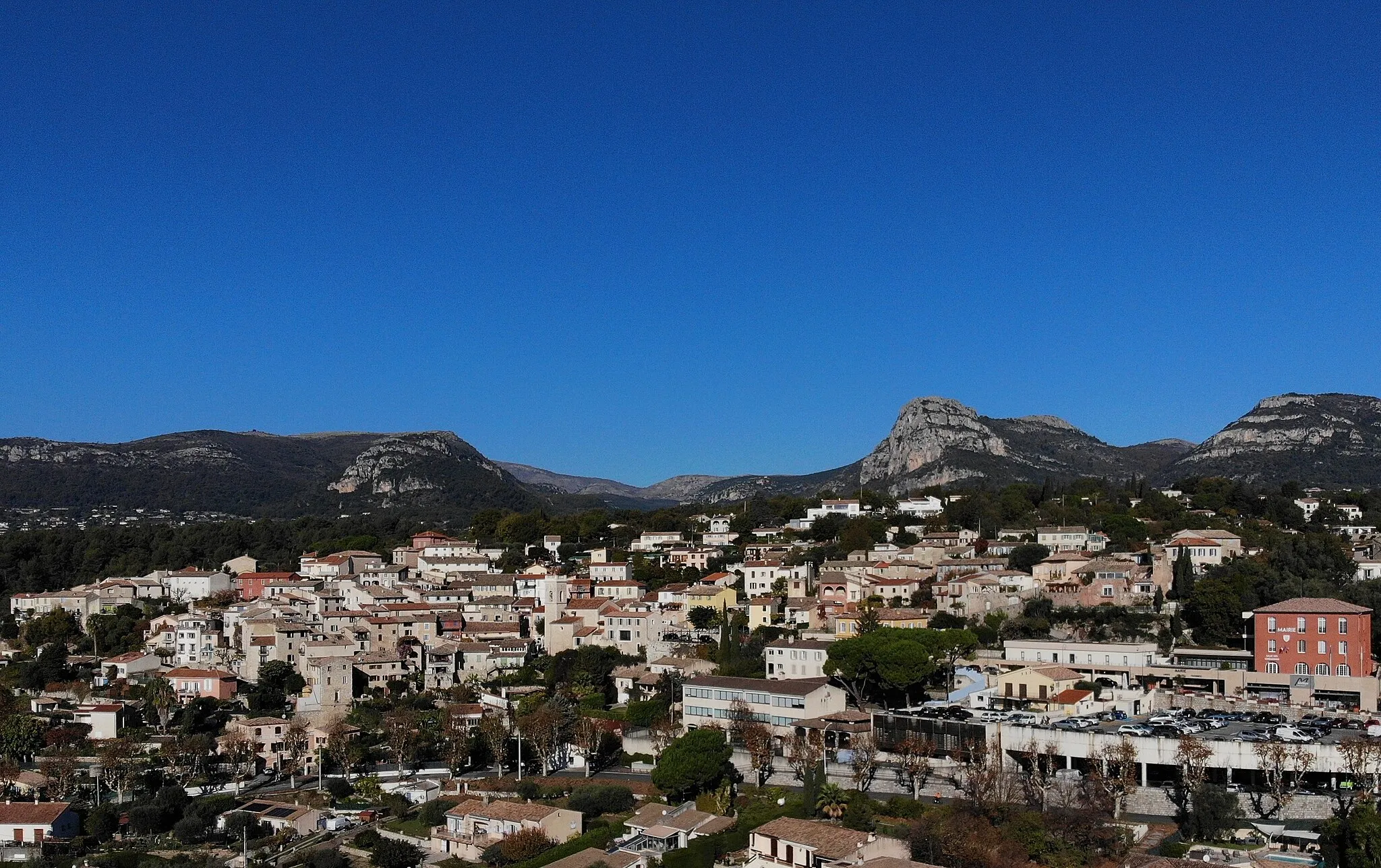 Photo showing: A view of La Gaude (France)