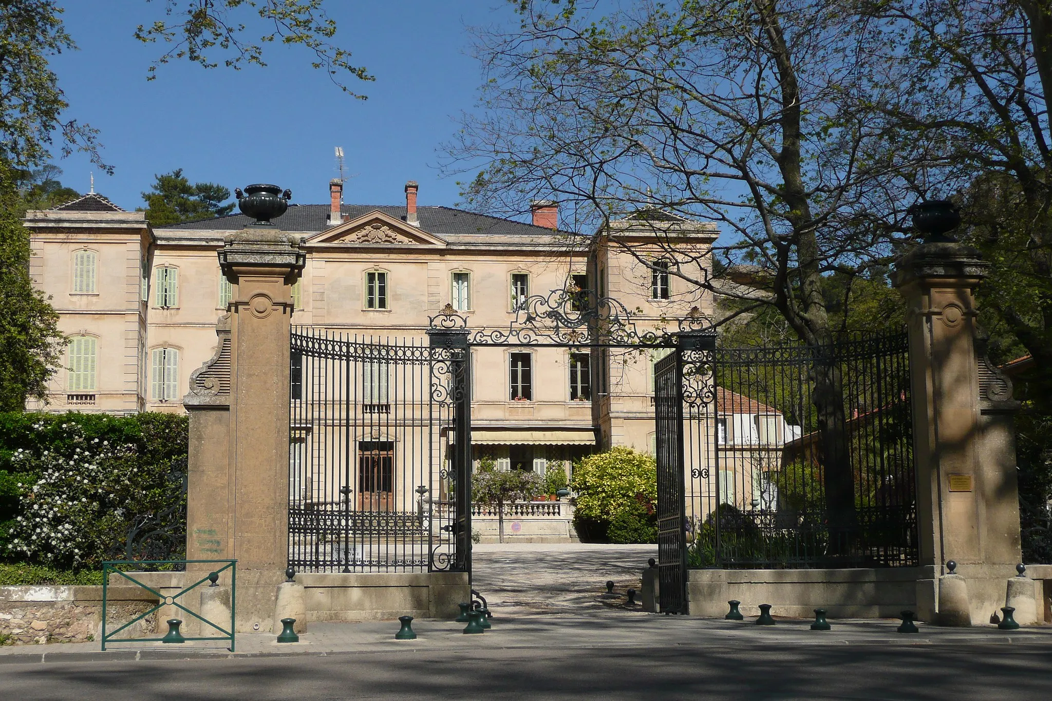 Photo showing: Château à Lamanon.