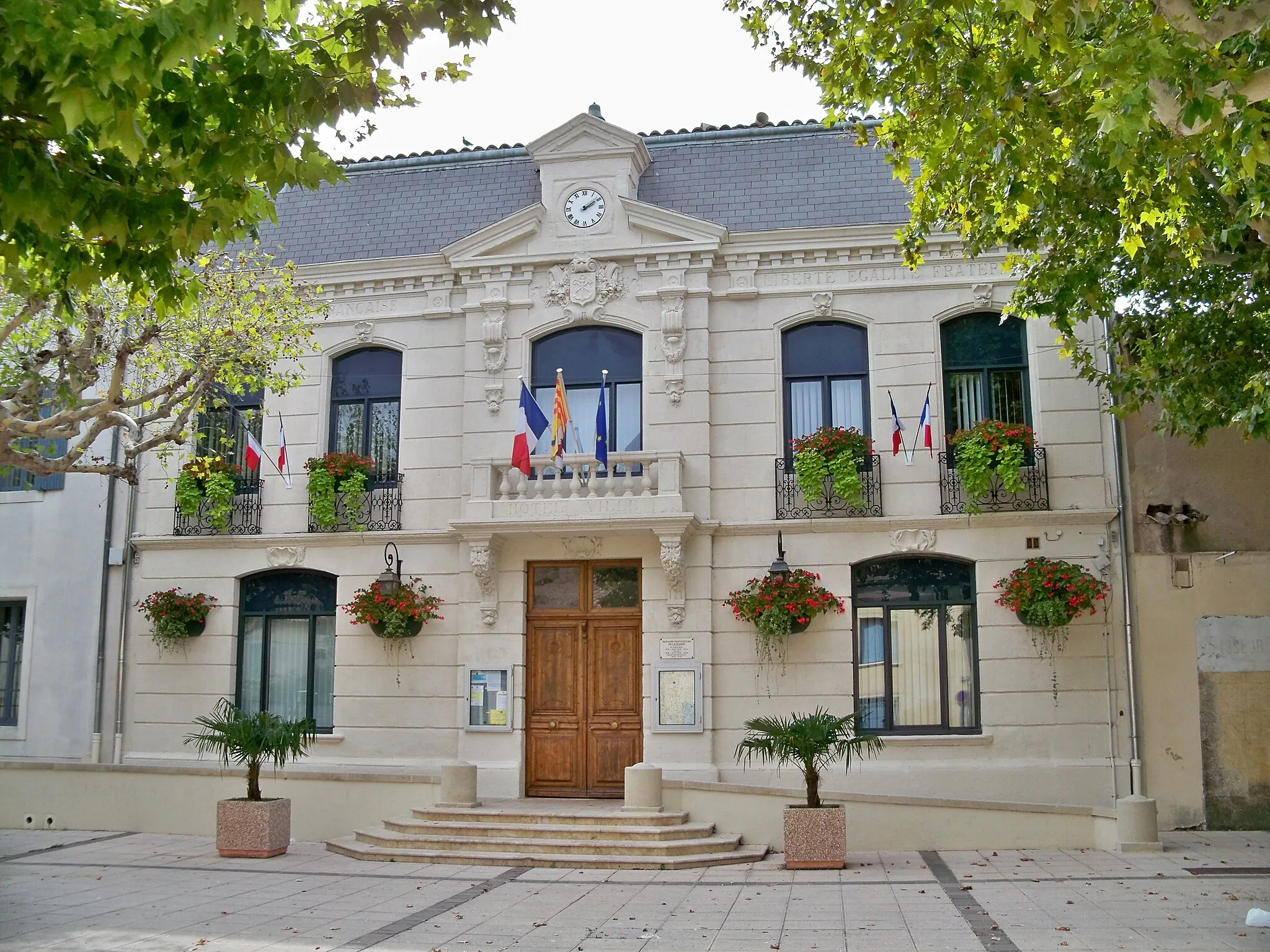 Photo showing: Mairie de Lapalud (84)